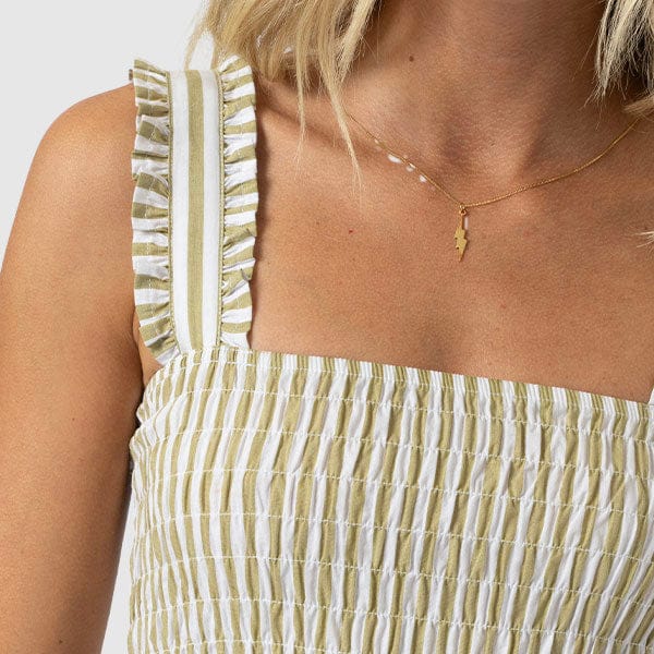 Ruffle Detail