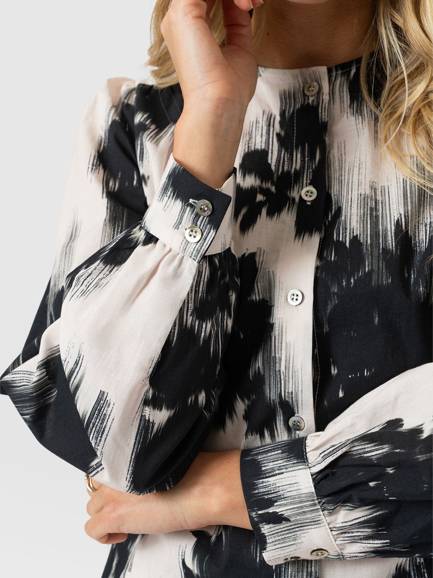 Amelie Blouse - White Fade Floral - Women's Blouses | Saint + Sofia® USA