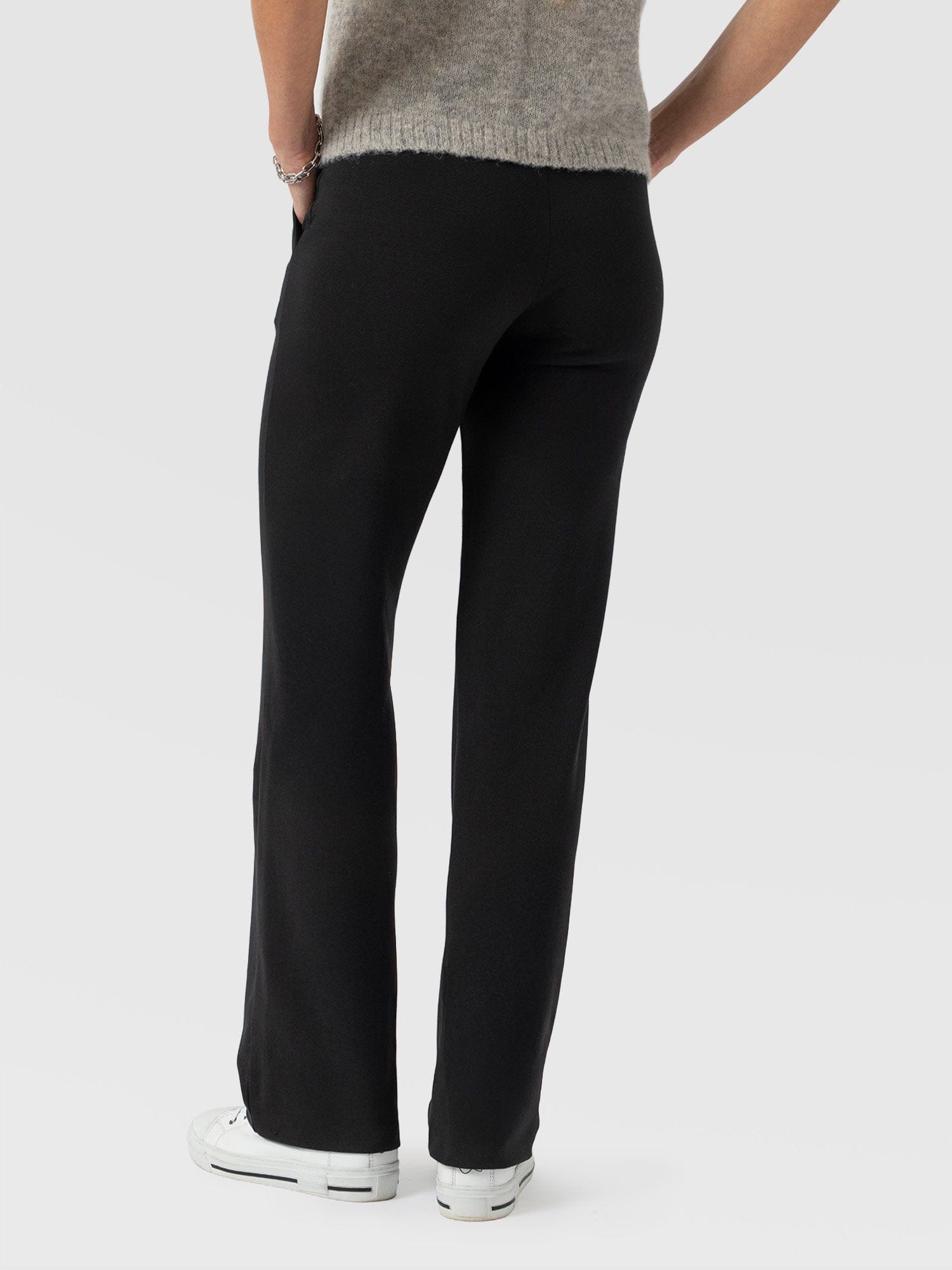 Apartment Pant Black - Women's Pants | Saint and Sofia® USA