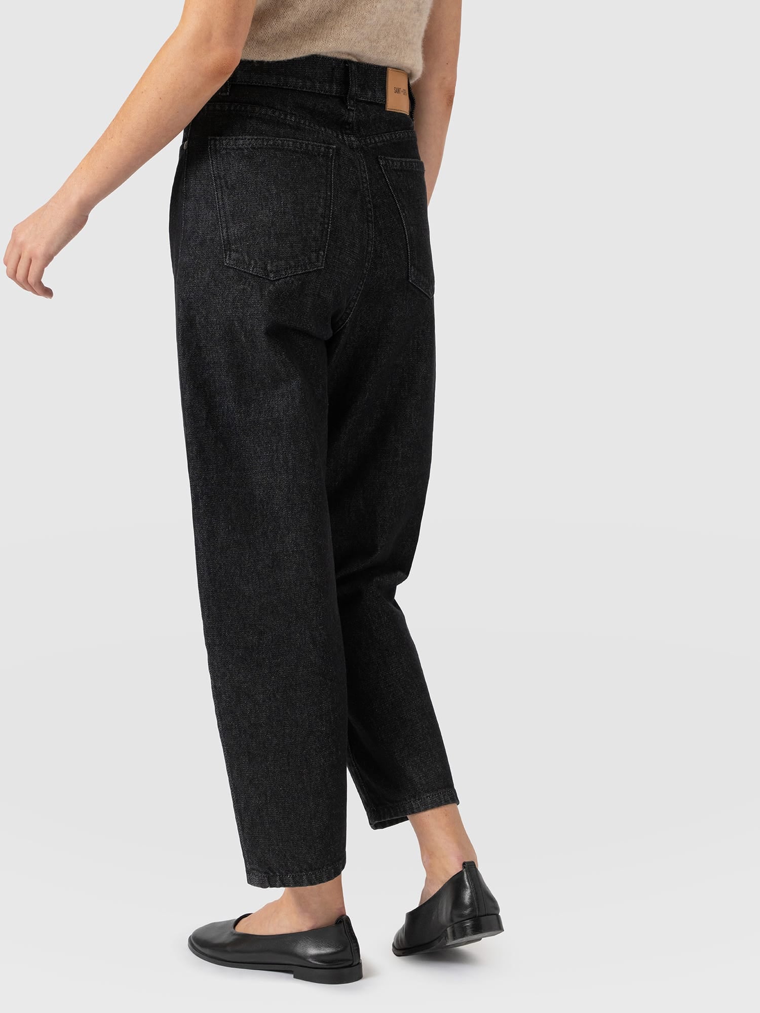 Barrel Leg Jean - Black - Women's Jeans | Saint and Sofia® USA