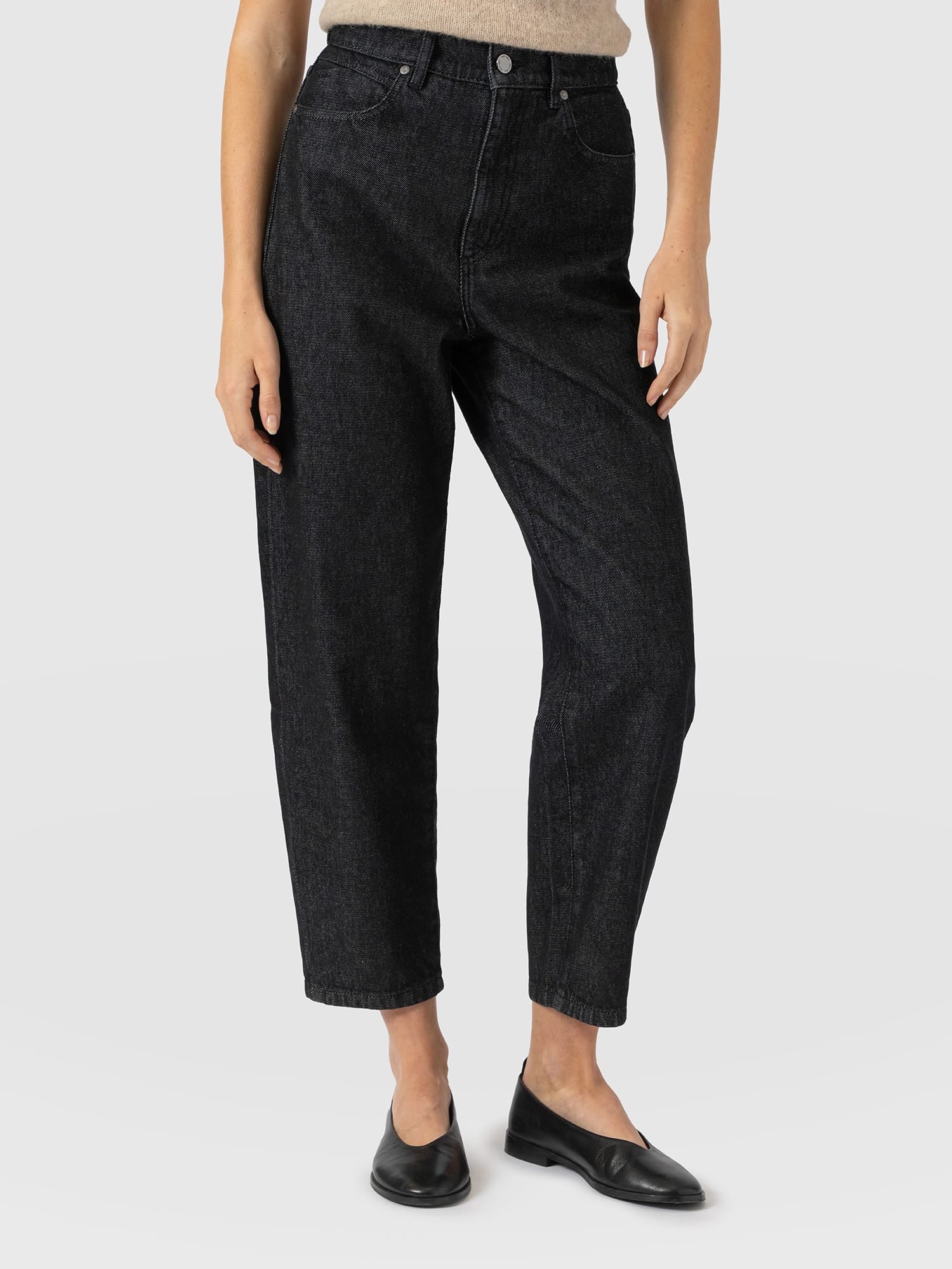 Barrel Leg Jean - Black - Women's Jeans | Saint and Sofia® USA
