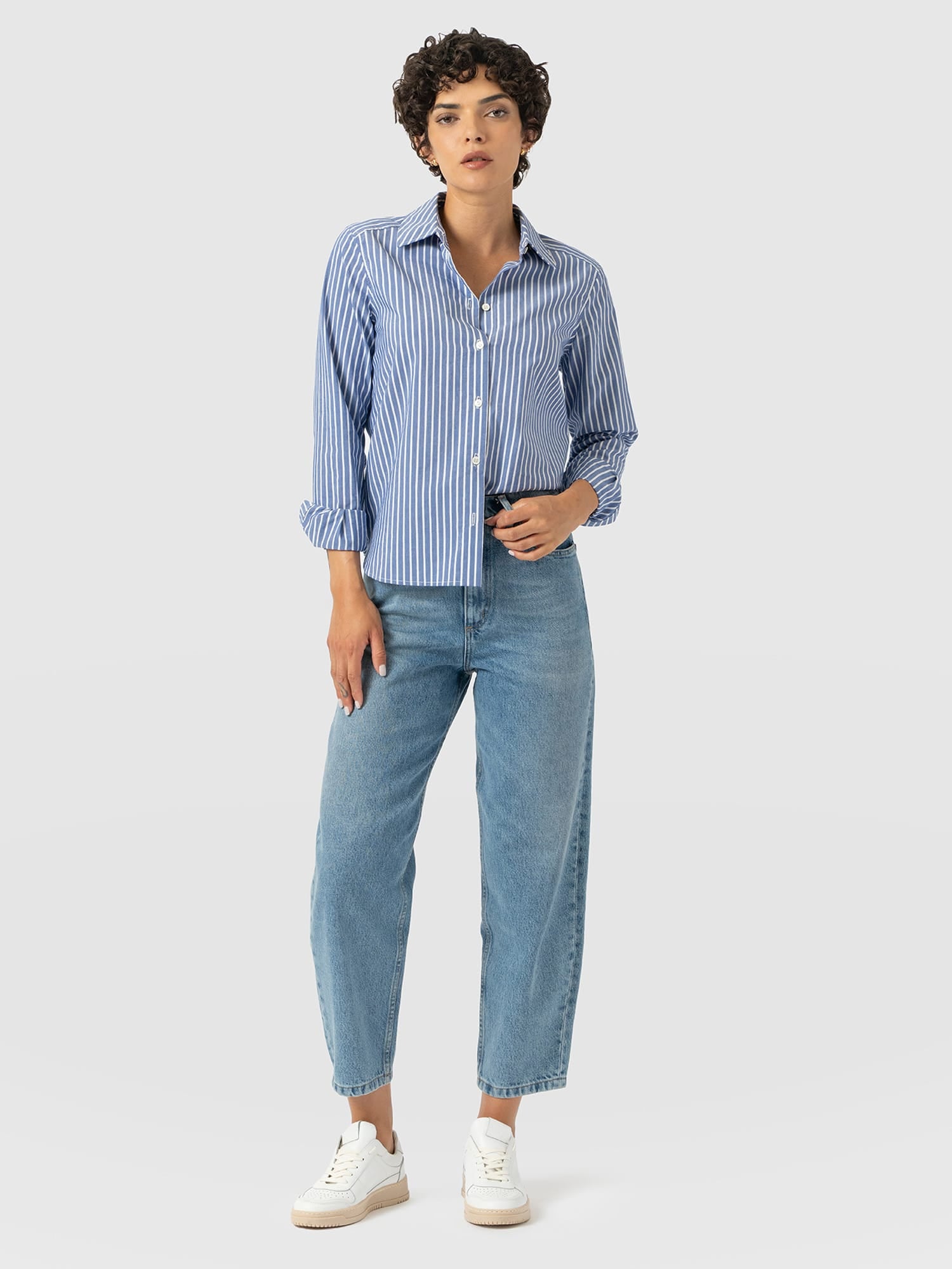 Barrel Leg Jean - Light Blue - Women's Denims | Saint and Sofia® USA