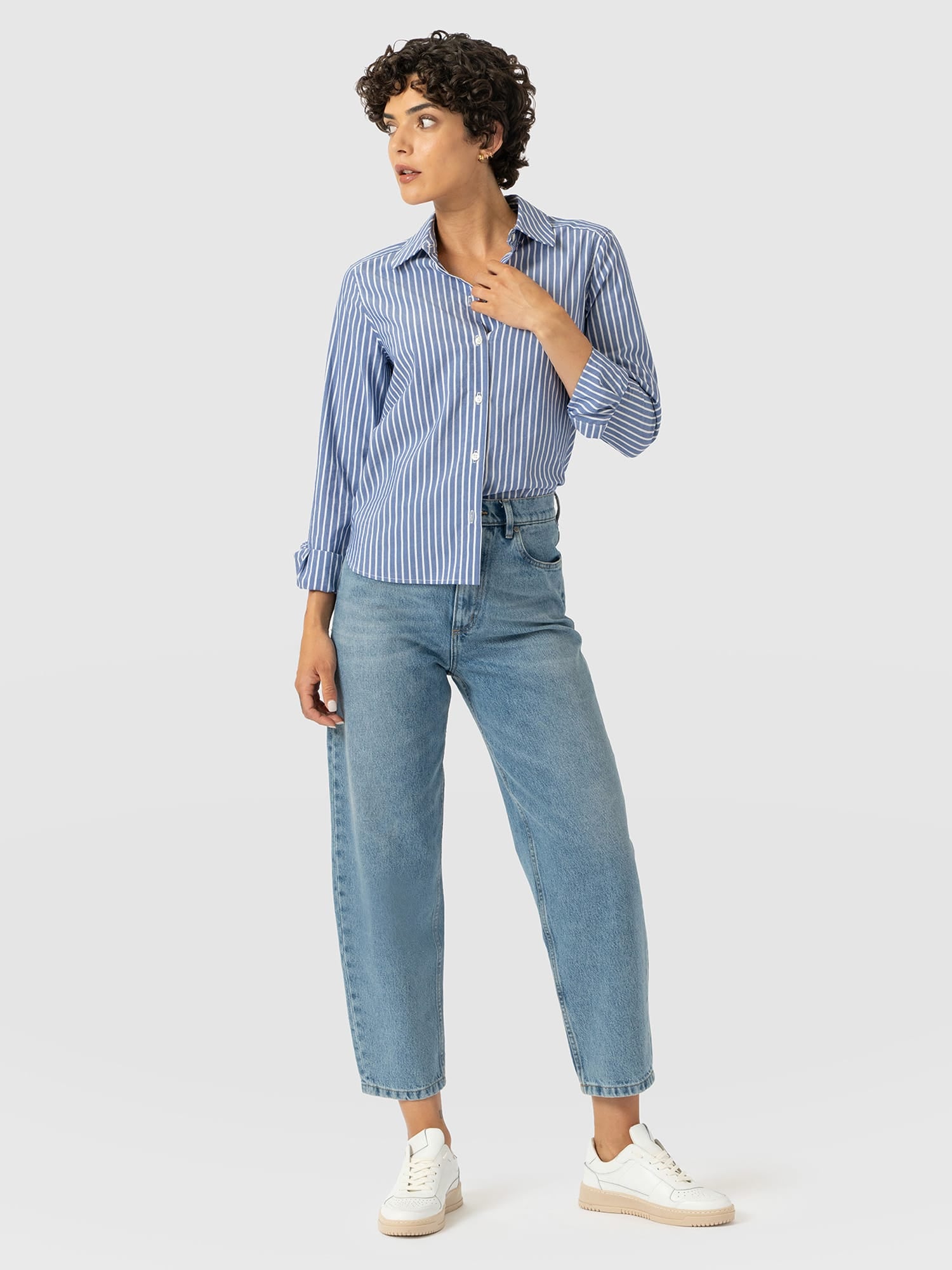 Barrel Leg Jean - Light Blue - Women's Denims | Saint and Sofia® USA