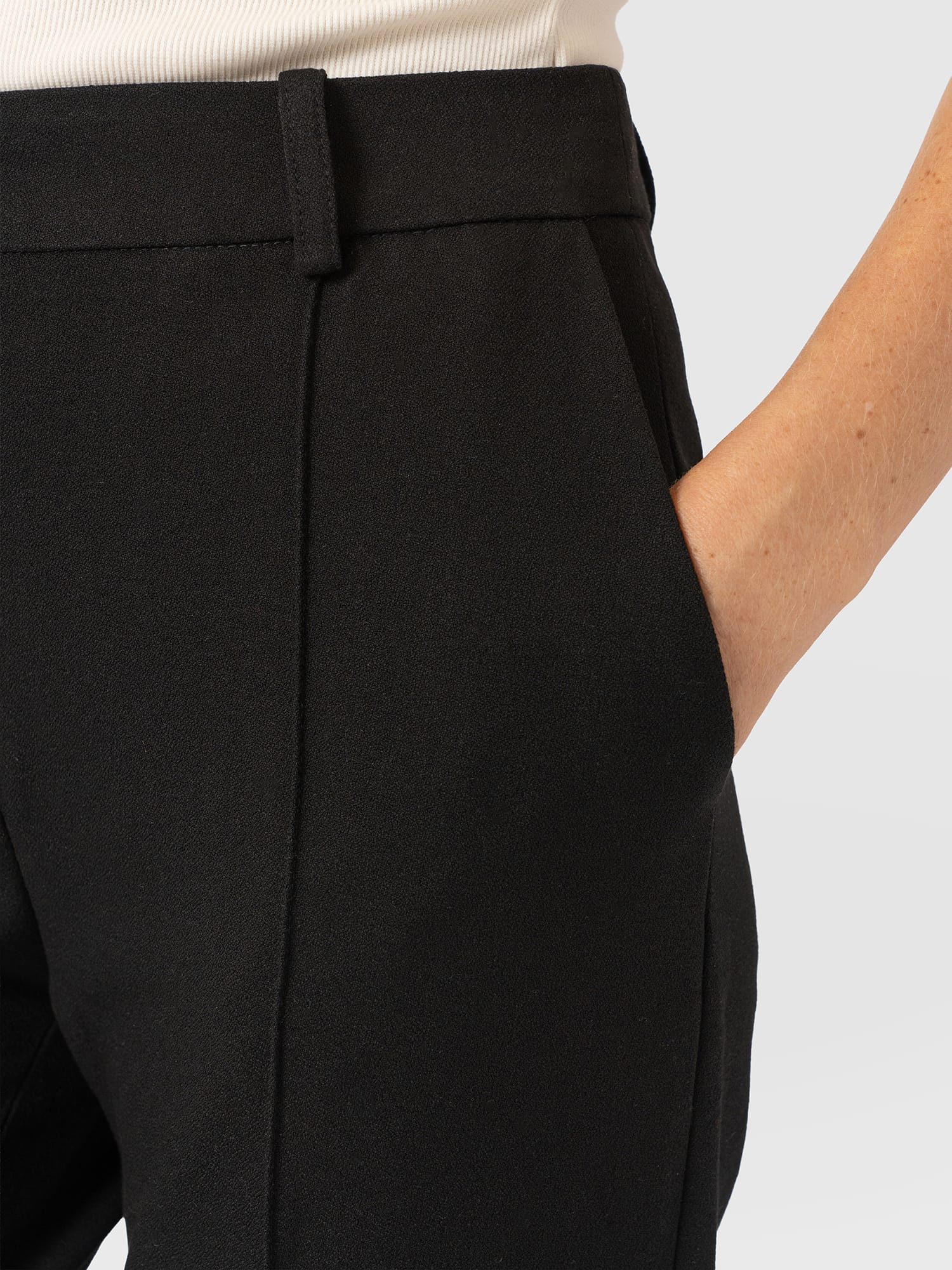 Cambridge Tapered Pant - Black - Women's Trouserss | Saint and Sofia® USA