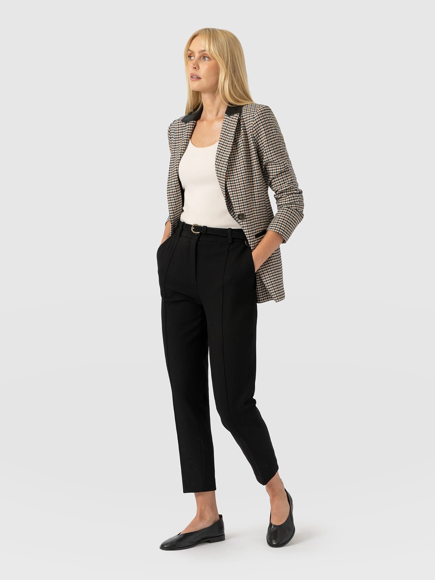 Cambridge Tapered Pant - Black - Women's Trouserss | Saint and Sofia® USA