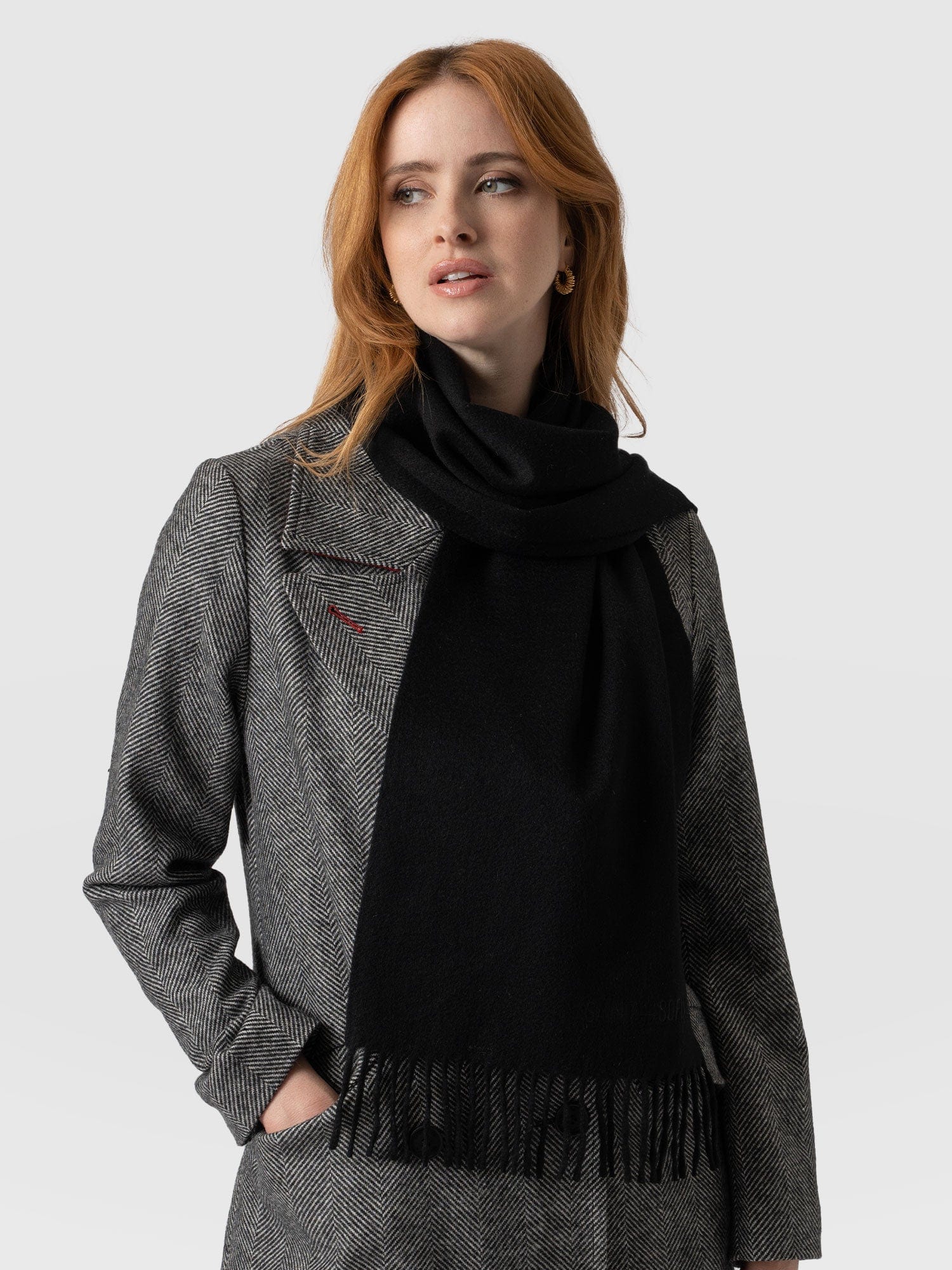 Cashmere Scarf Black - Women's Scarves | Saint + Sofia® USA