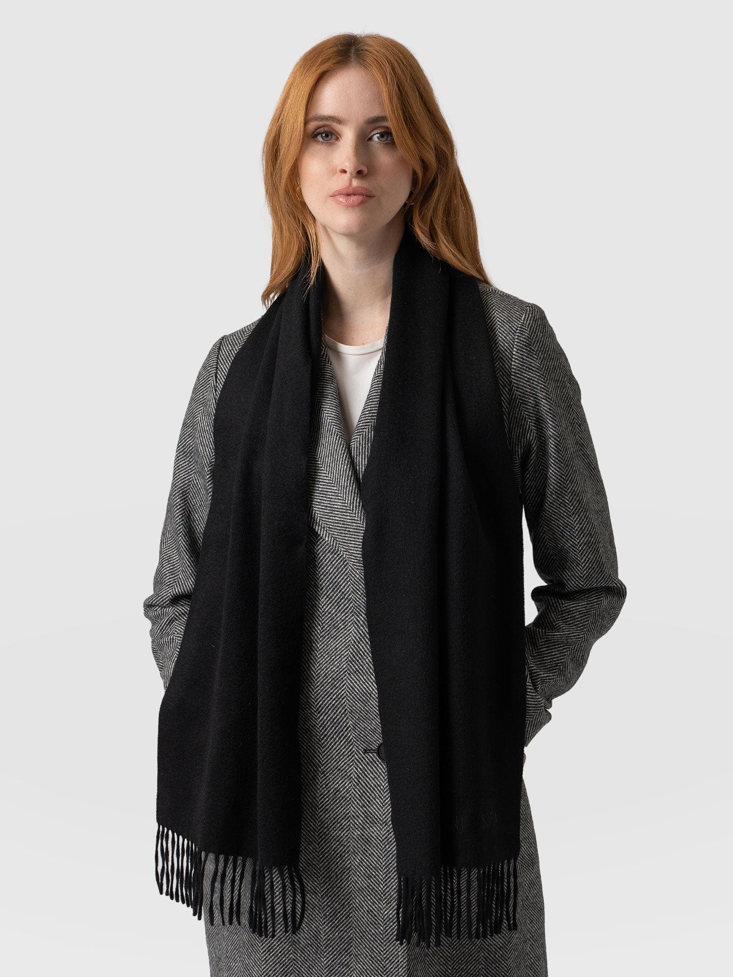 Cashmere Scarf Black - Women's Scarves | Saint + Sofia® USA