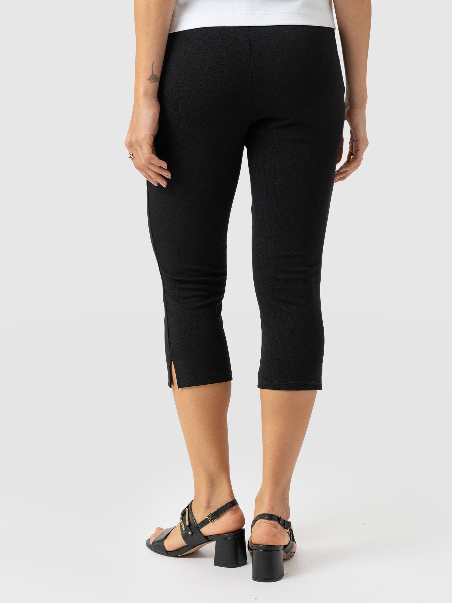 Chelsea Capri Legging - Black - Women's Trousers | Saint + Sofia® USA
