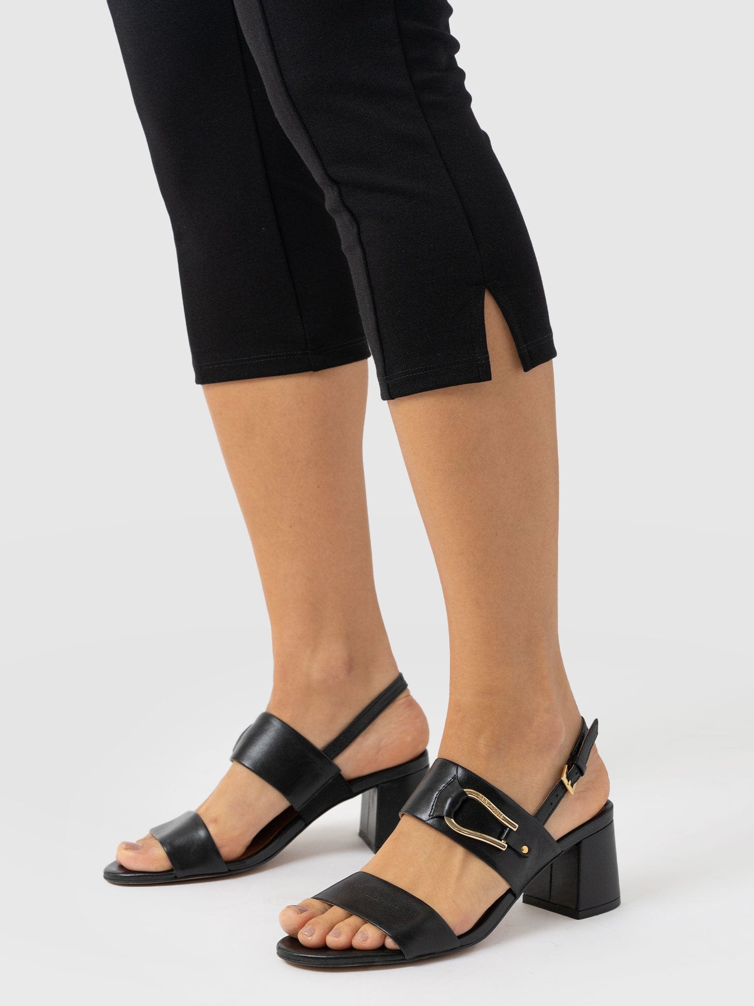 Chelsea Capri Legging - Black - Women's Trousers | Saint + Sofia® USA