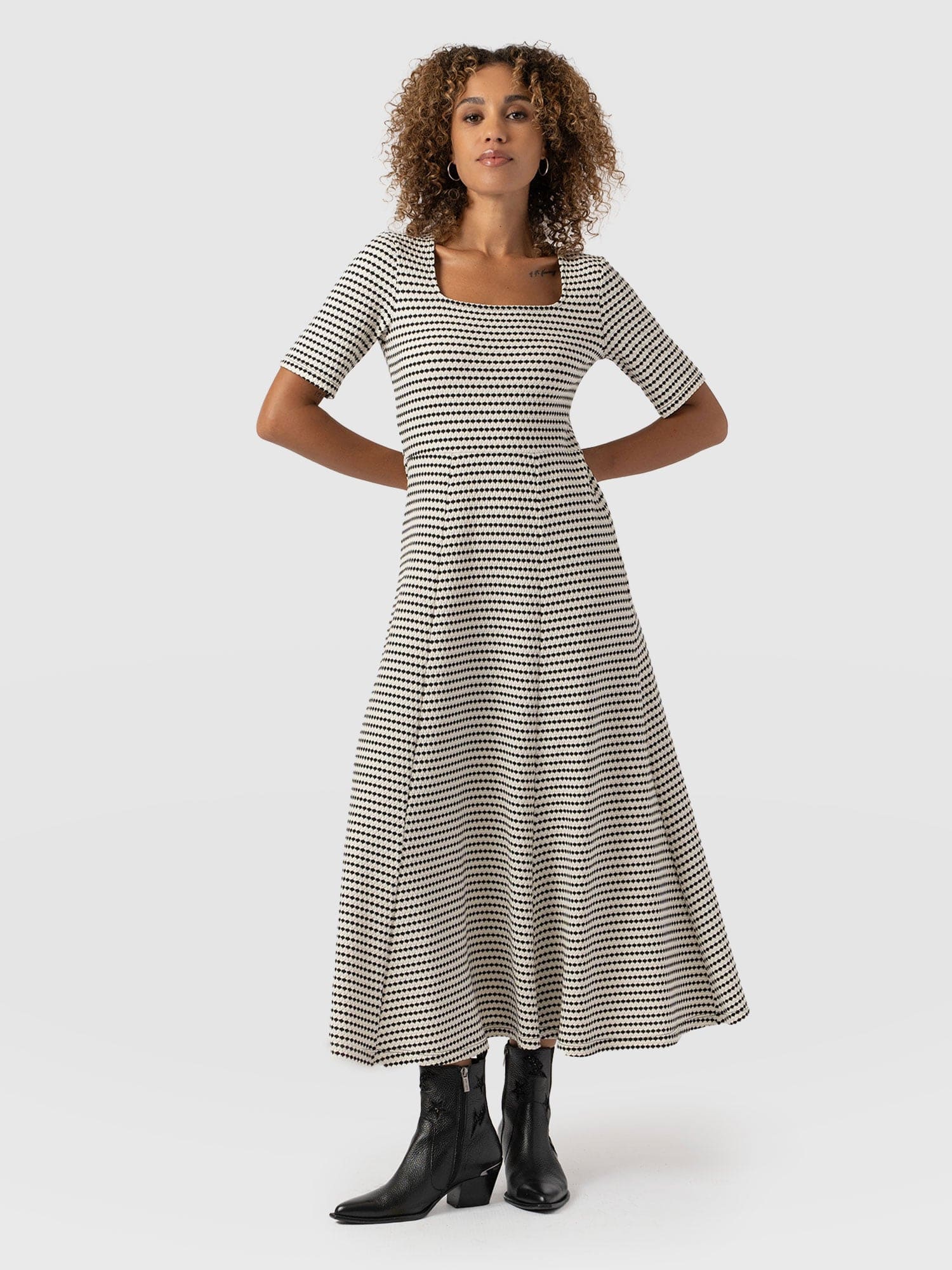 Darcey Short Sleeve Flared Dress Monochrome Jacquard - Women's Dresses
