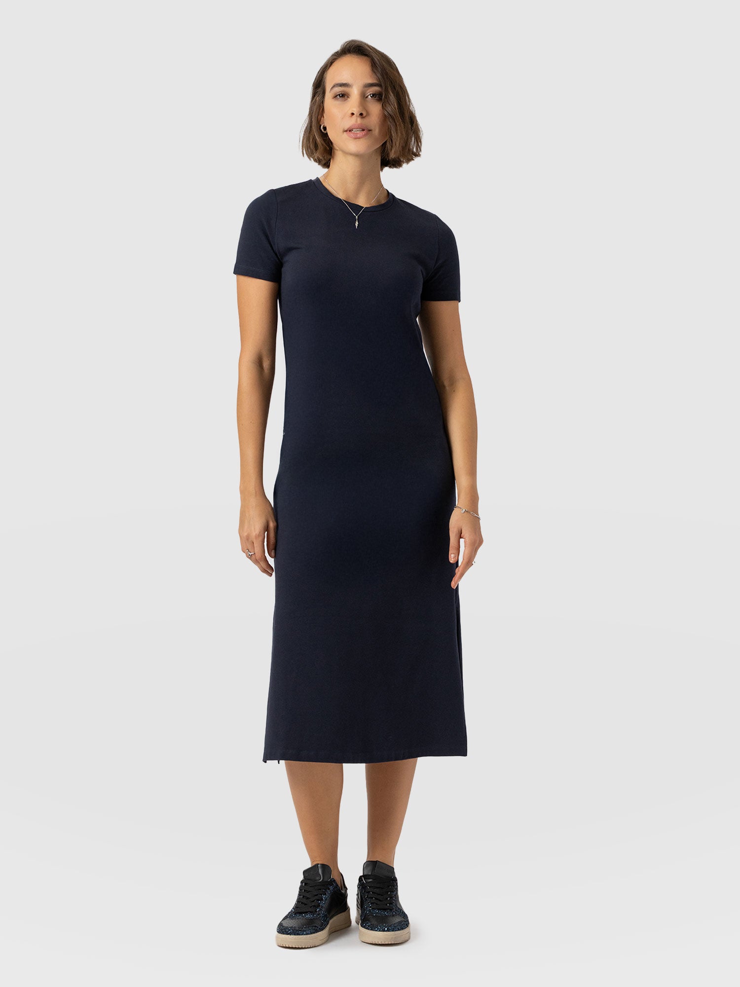 Easy T-Shirt Midi Dress - Navy - Women's Dresss | Saint + Sofia USA Easy T-Shirt Midi Dress - Navy - Women's Dresss | Saint + Sofia USA