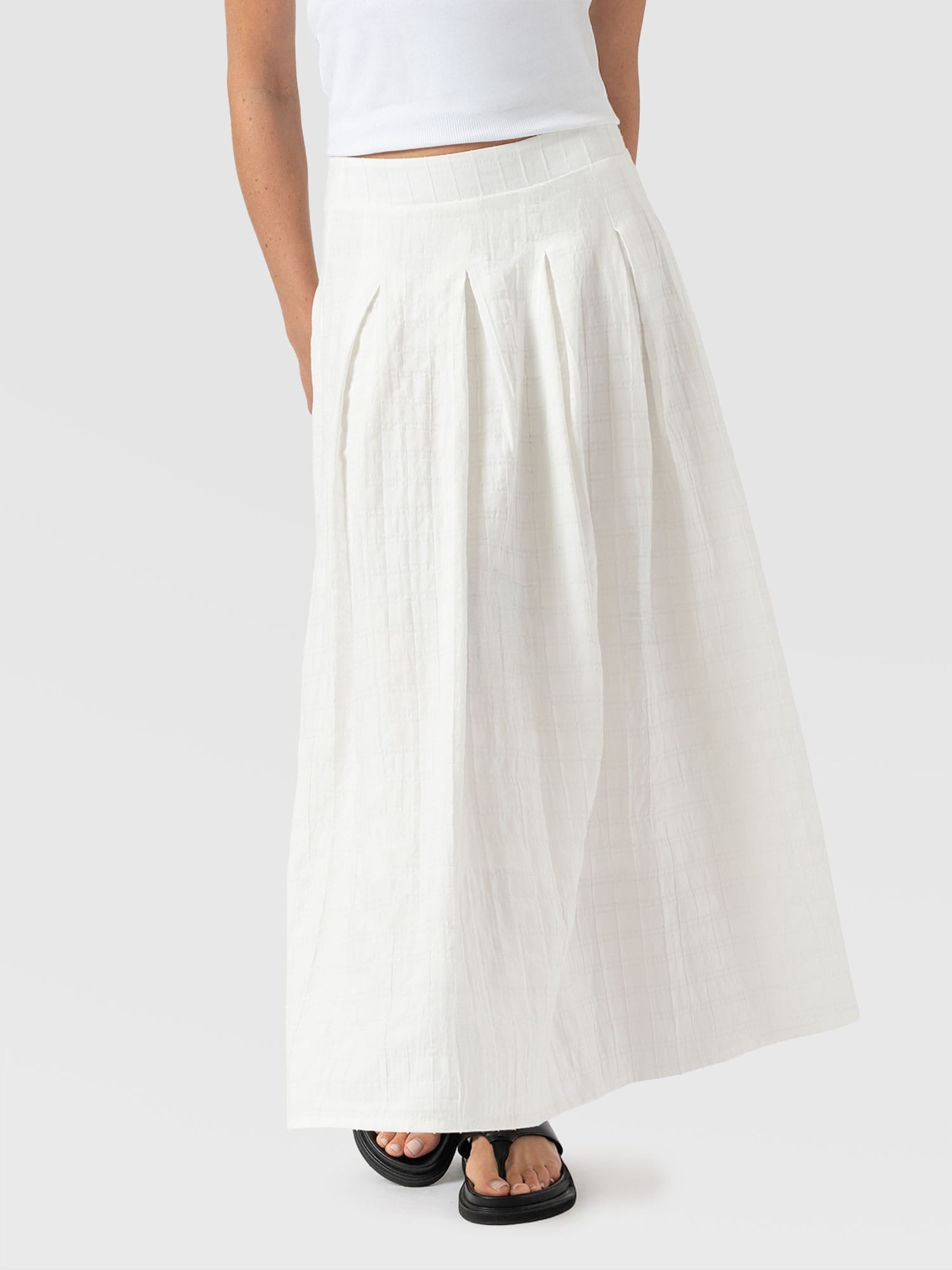 Eliza Pleated Skirt - White Textured - Women's Skirts | Saint + Sofia® USA