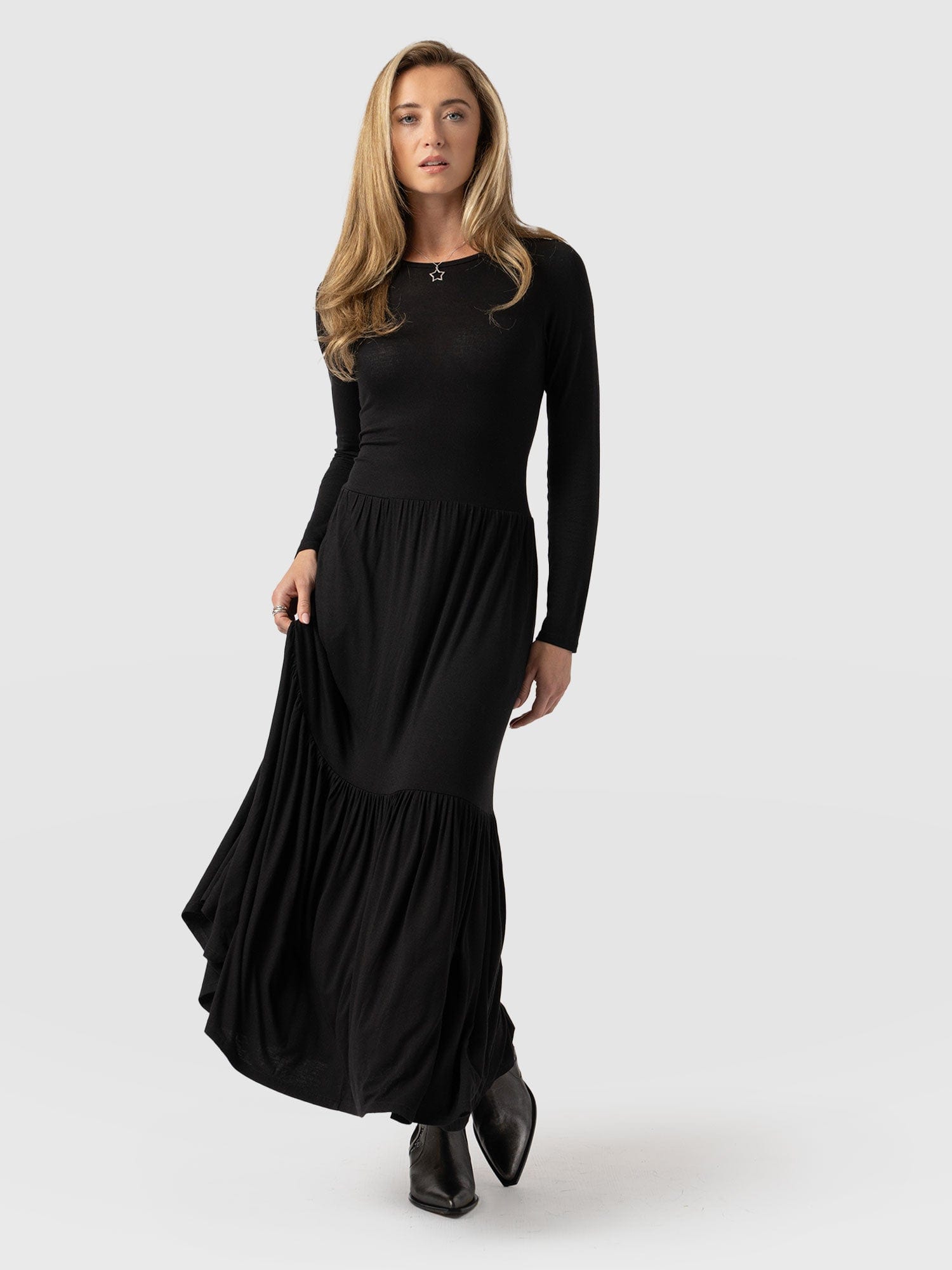 Sophia tiered dress andmarry black（Greenwich Dress Black Sleeves  