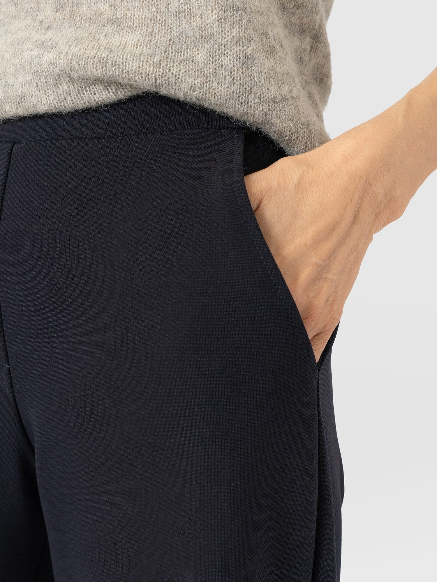Hoxton Straight Leg Pant - Navy - Women's Pants | Saint and Sofia® USA