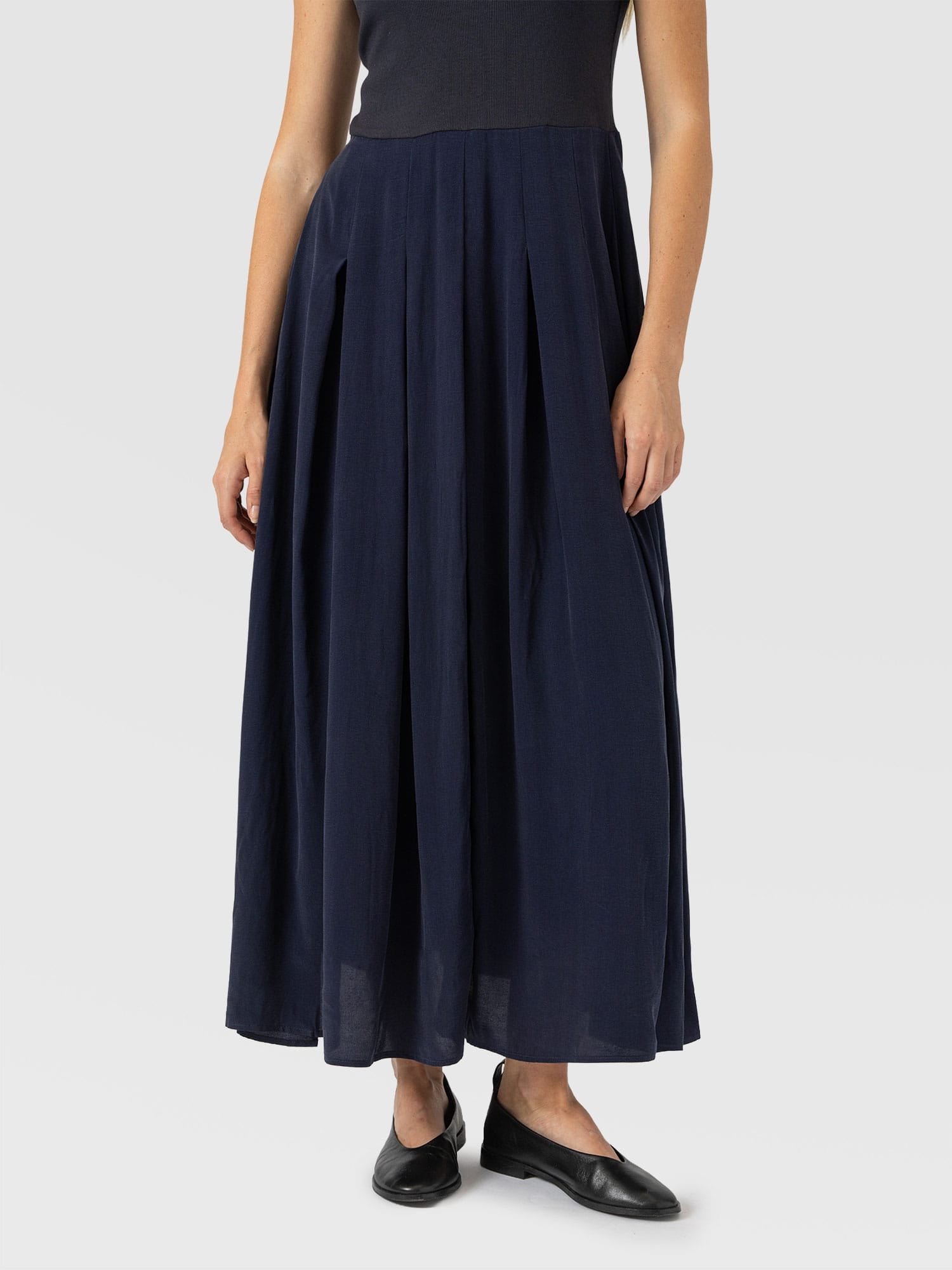 Renee Contrast Dress Navy - Women's Dresses | Saint and Sofia® USA
