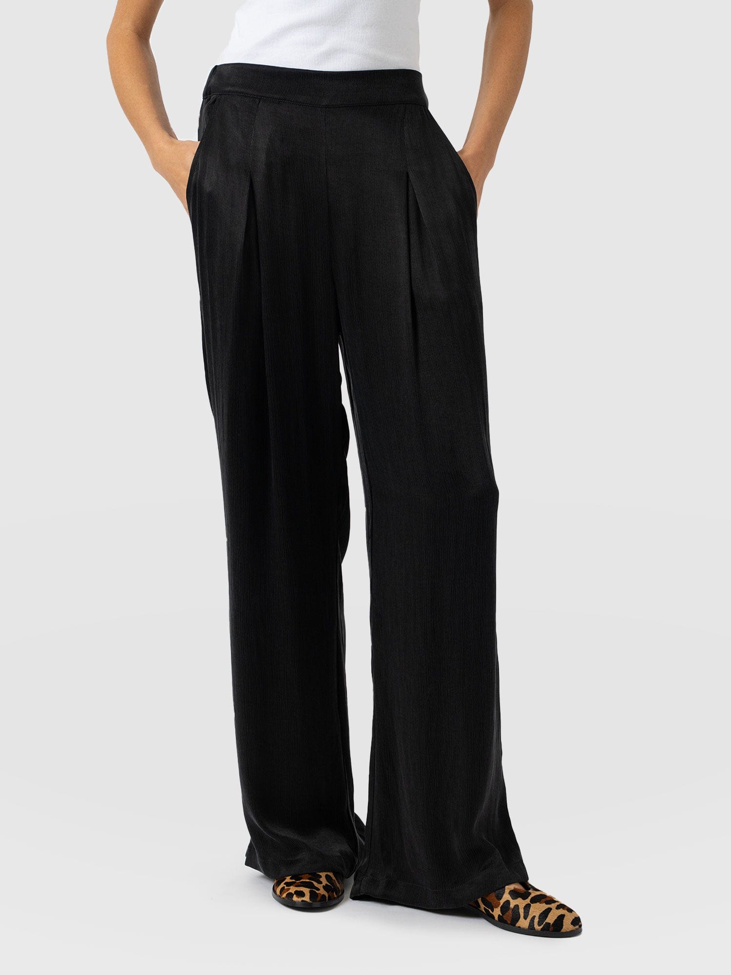 Rowan Wide Leg Pant Black - Women's Pants | Saint and Sofia® USA