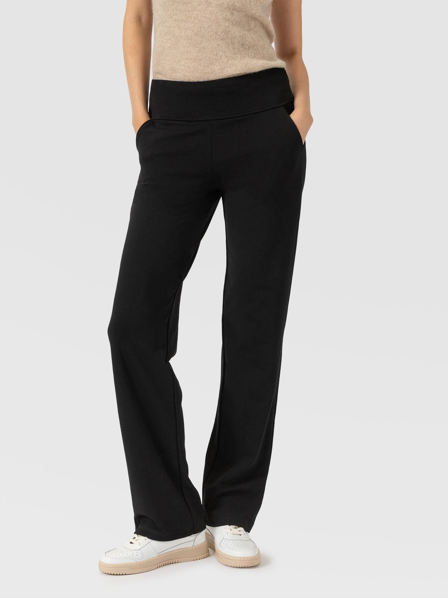 Runway Pant Black - Women's Pants | Saint and Sofia® USA