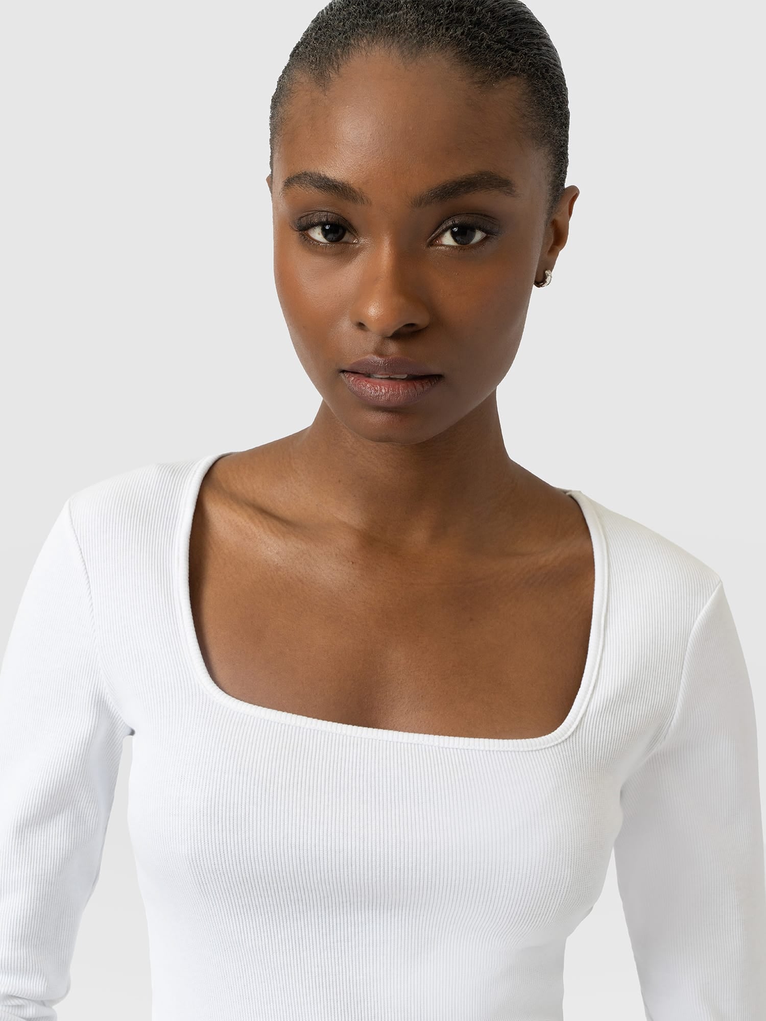 Sloane Ribbed Top - White - Women's T-shirts | Saint and Sofia® USA