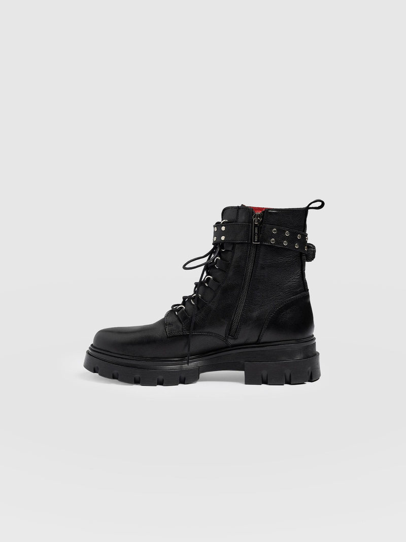 Southbank Studded Boot Black - Women's Leather Boots | Saint + Sofia® USA