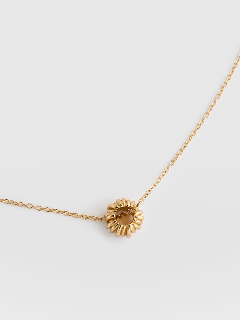 Swirl Charm Necklace Gold - Women's Jewellery | Saint + Sofia® USA