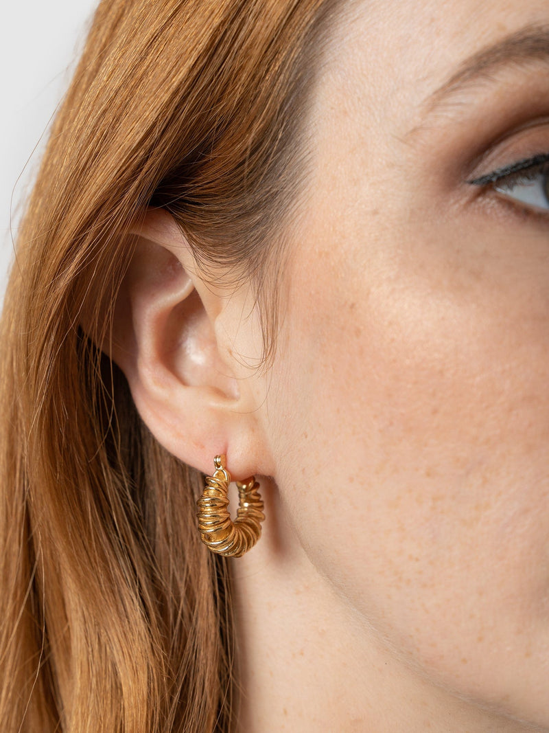 Swirl Hoop Earrings Gold - Women's Jewellery | Saint + Sofia® USA