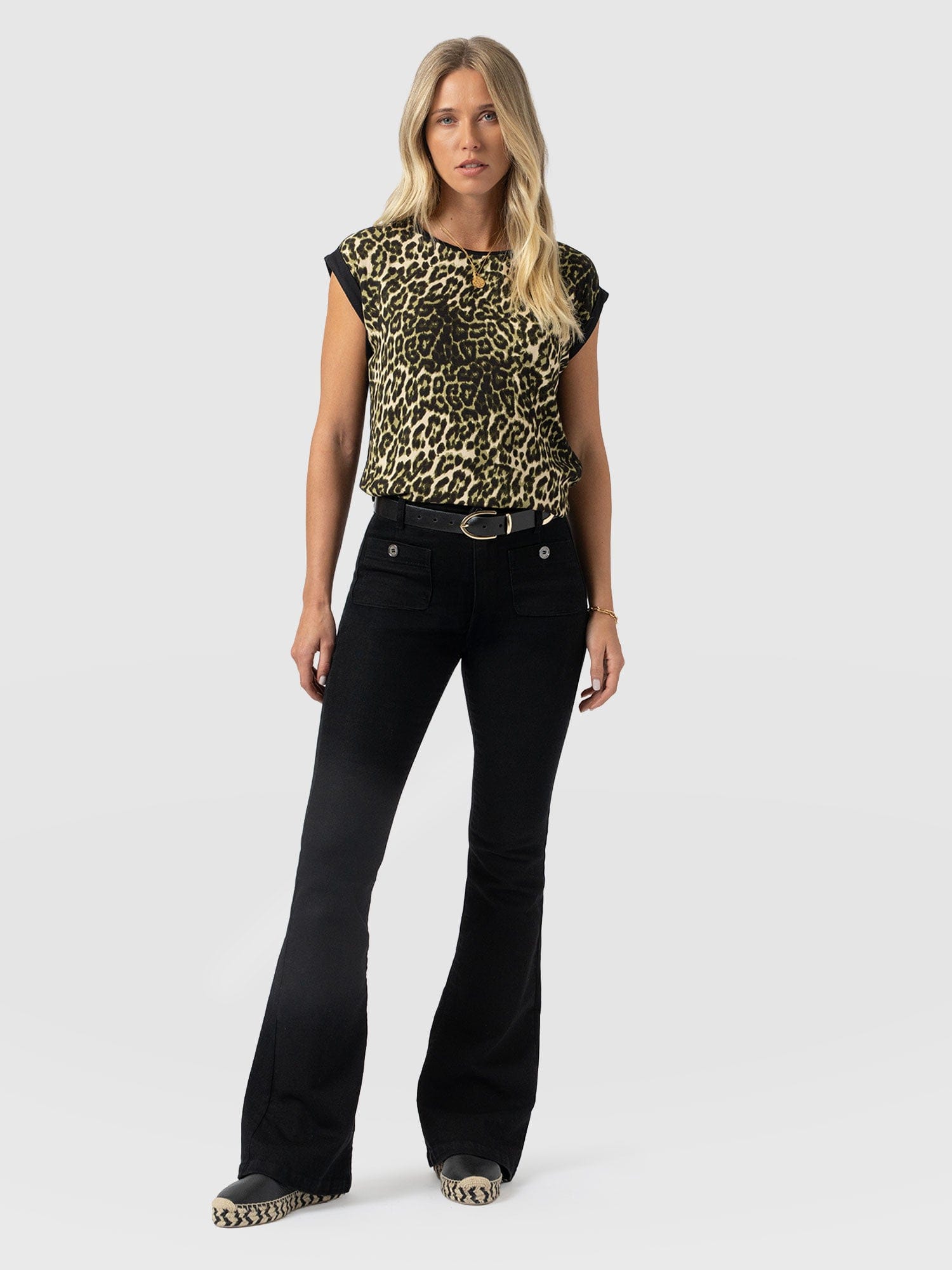 Turn Up Contrast Tee - Green Leopard - Women's T-shirts | Saint + Sofia® USA