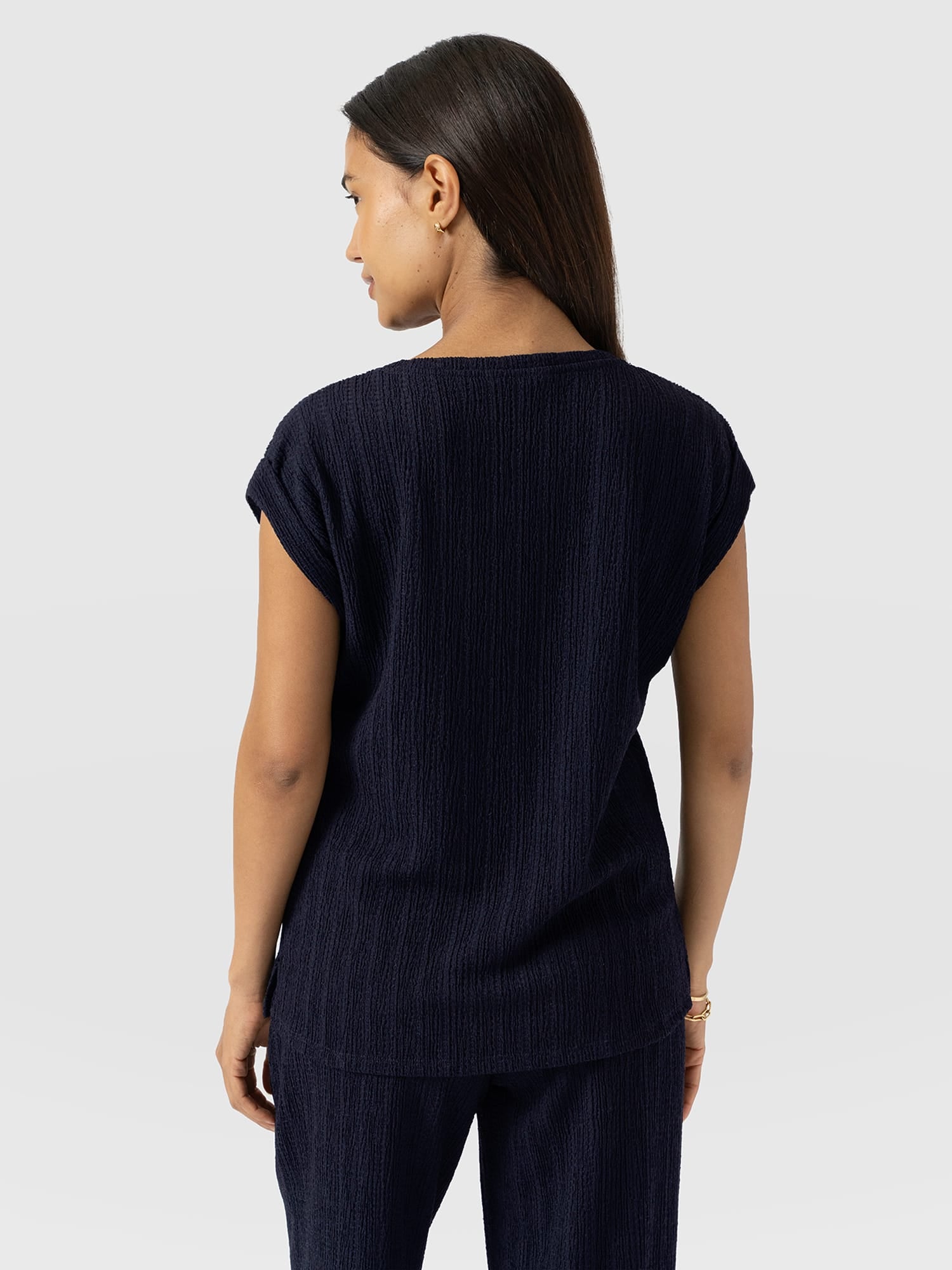 Turn Up Tee - Navy Textured - Women's T-shirts | Saint + Sofia® USA