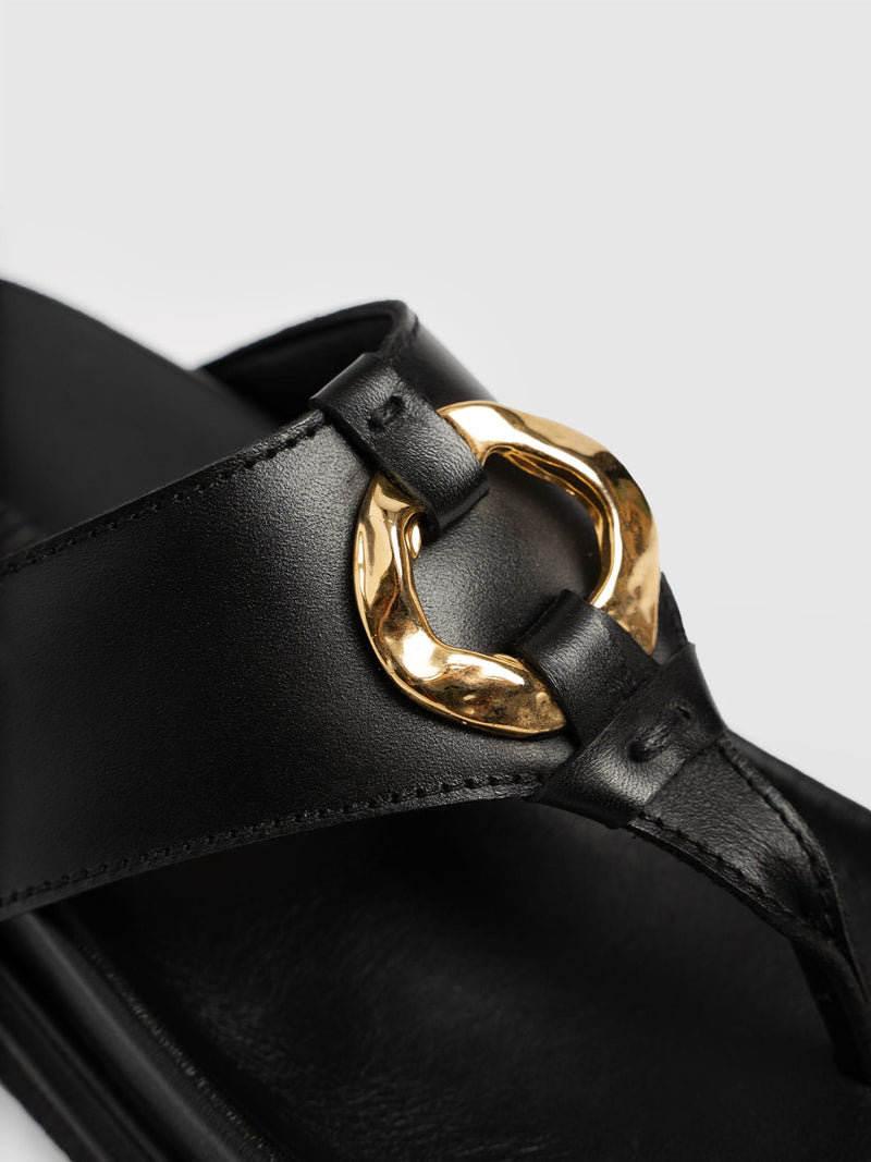 Vivienne Slides - Black - Women's Shoes | Saint + Sofia® USA