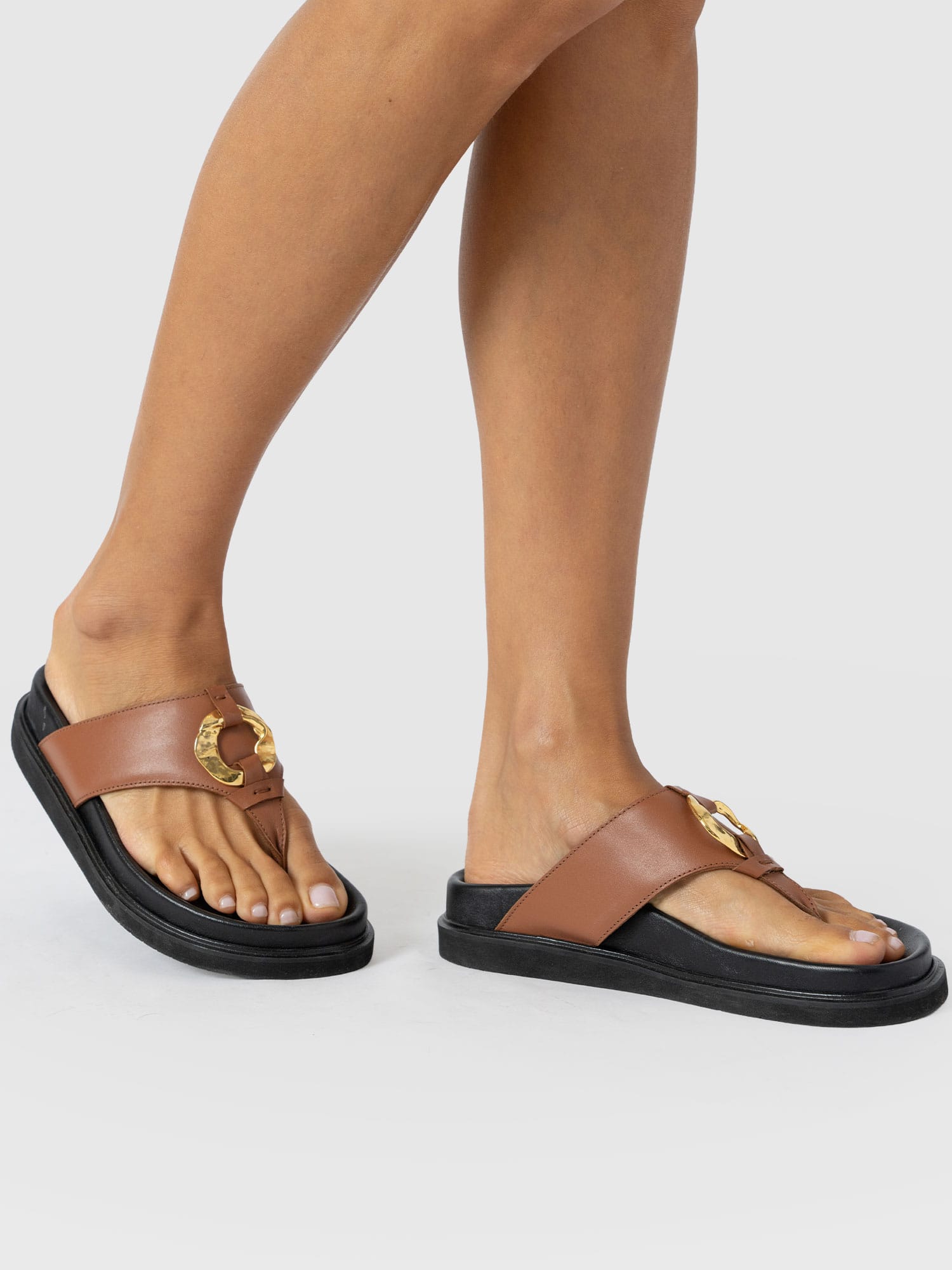 Vivienne Slides - Tan - Women's Shoes | Saint + Sofia® USA