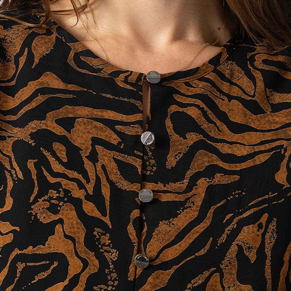 Buttoned Neckline