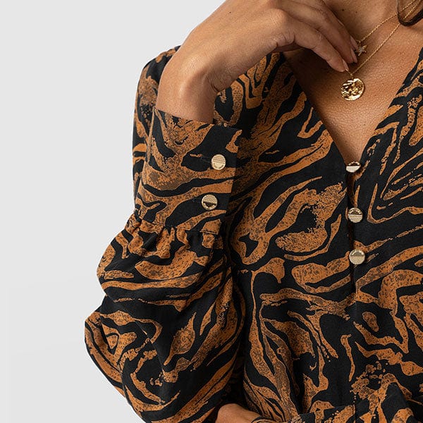 Cuff Detail