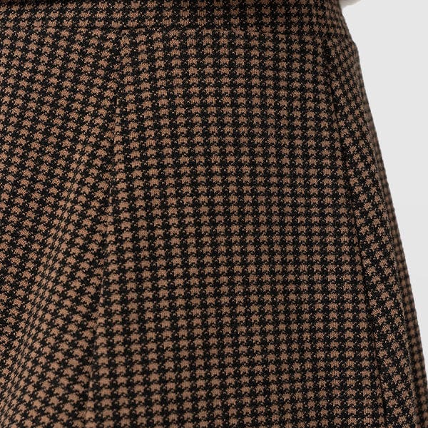 Voluminious Seams