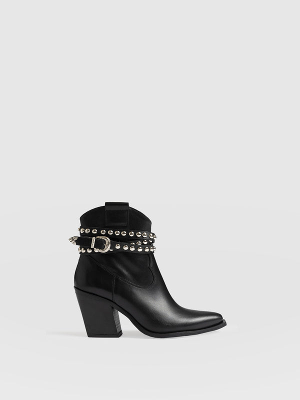 Shop Women's Boots  Saint + Sofia® USA