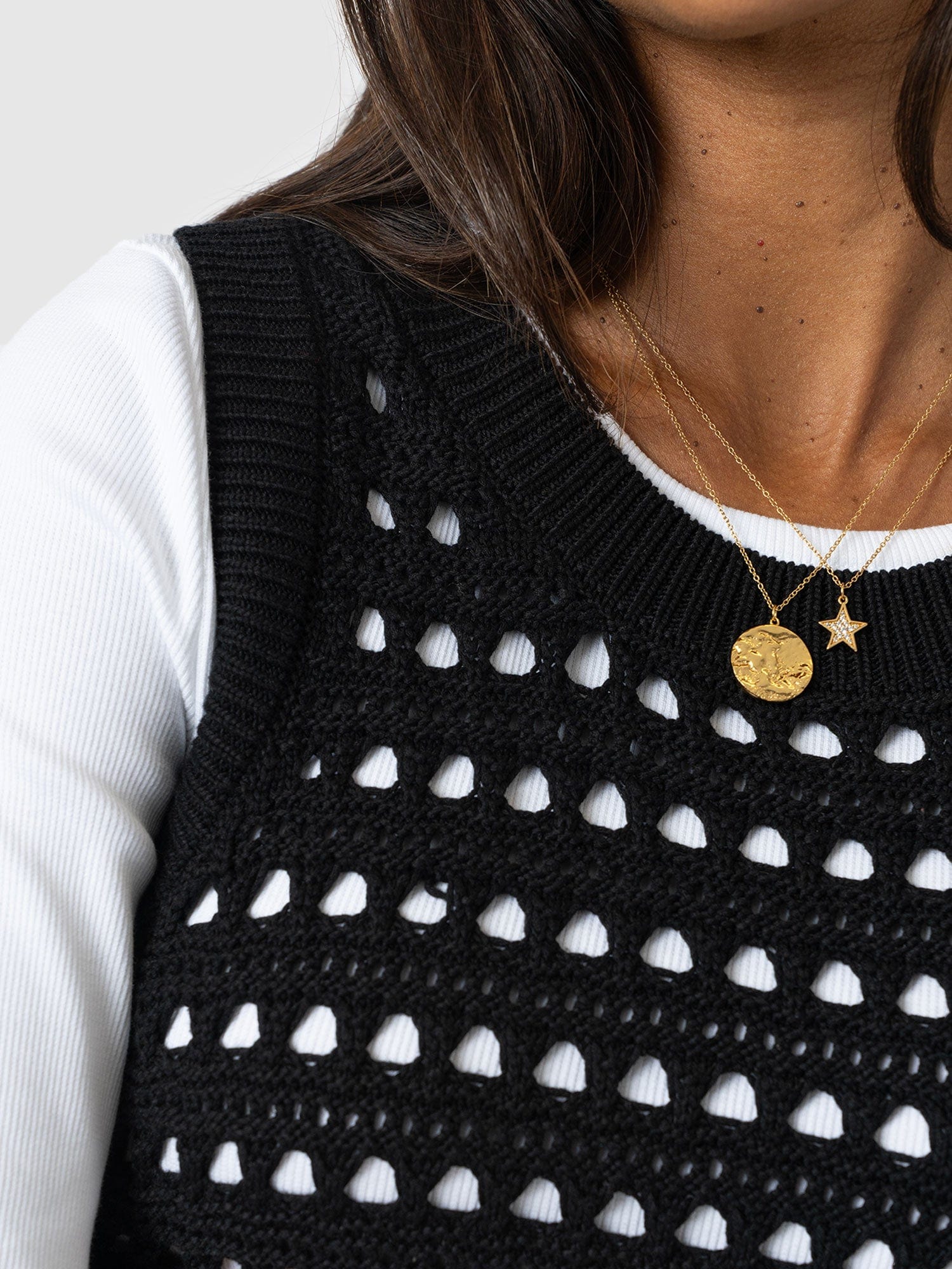 Adler Sleeveless Knit Black - Women's Vests | Saint + Sofia® US