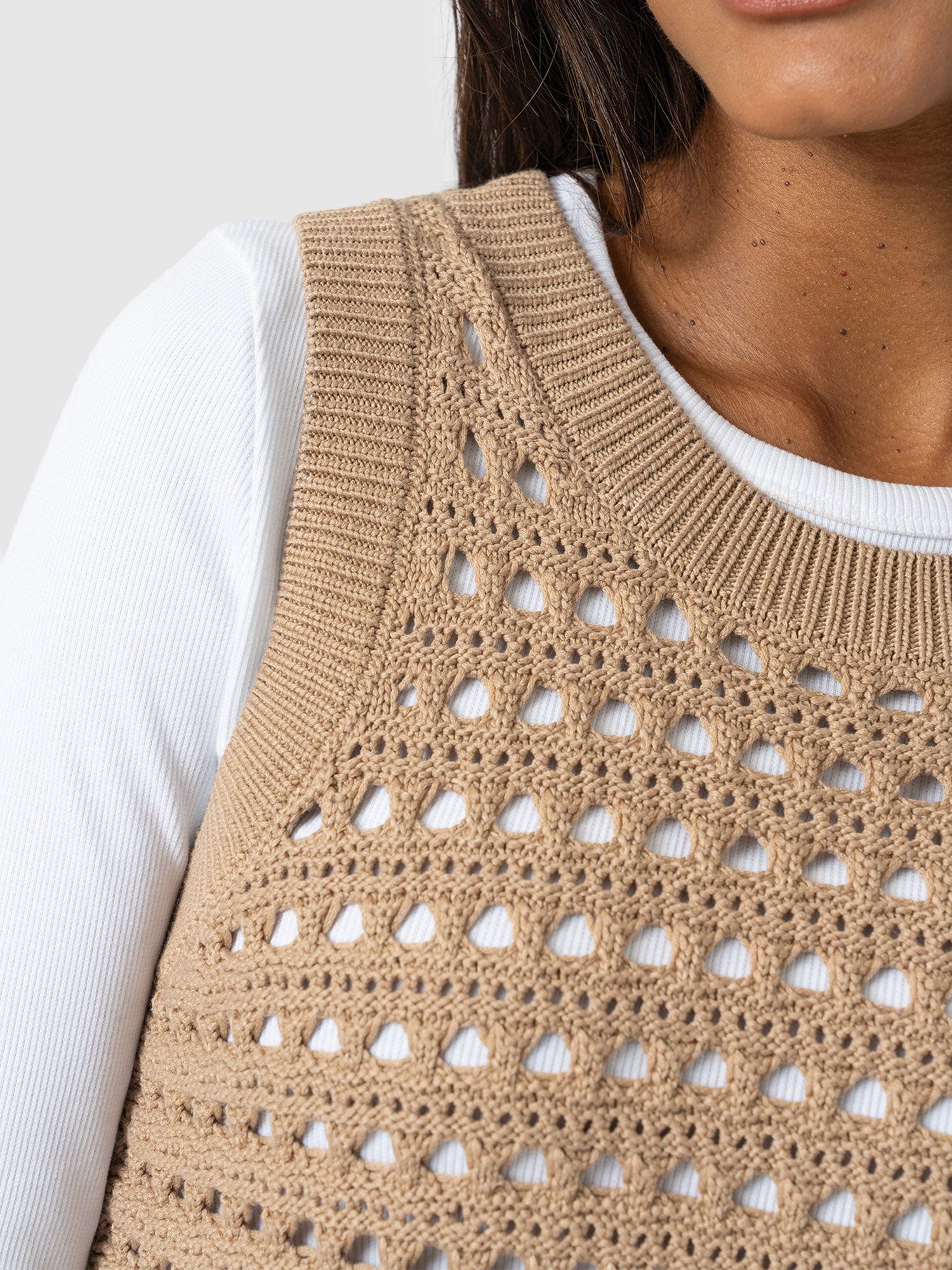 Adler Sleeveless Knit Camel - Women's Vests | Saint + Sofia® US