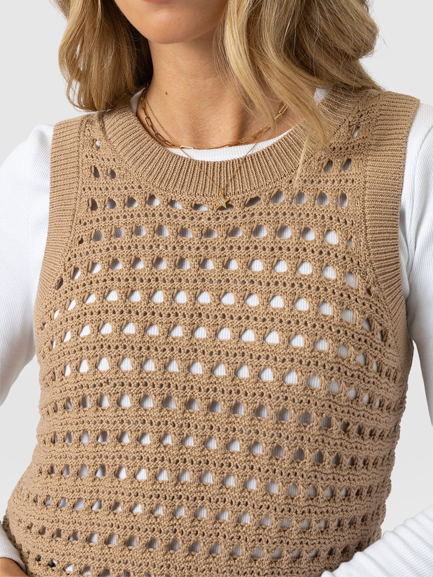 Adler Sleeveless Knit Camel - Women's Vests | Saint + Sofia® US