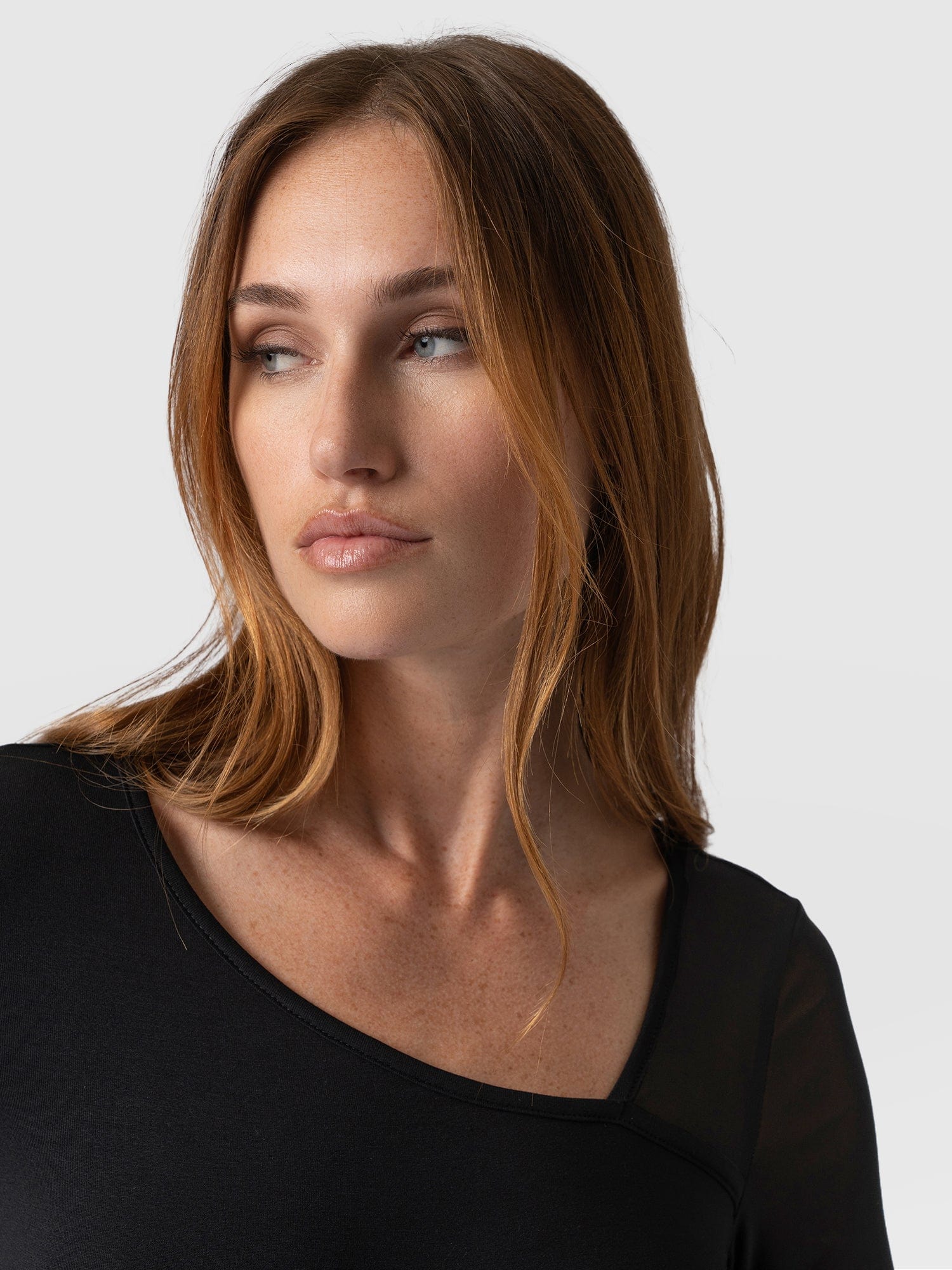 Aimee Cut Out Long Sleeve Tee Black - Women's T-Shirts | Saint + Sofia® USA