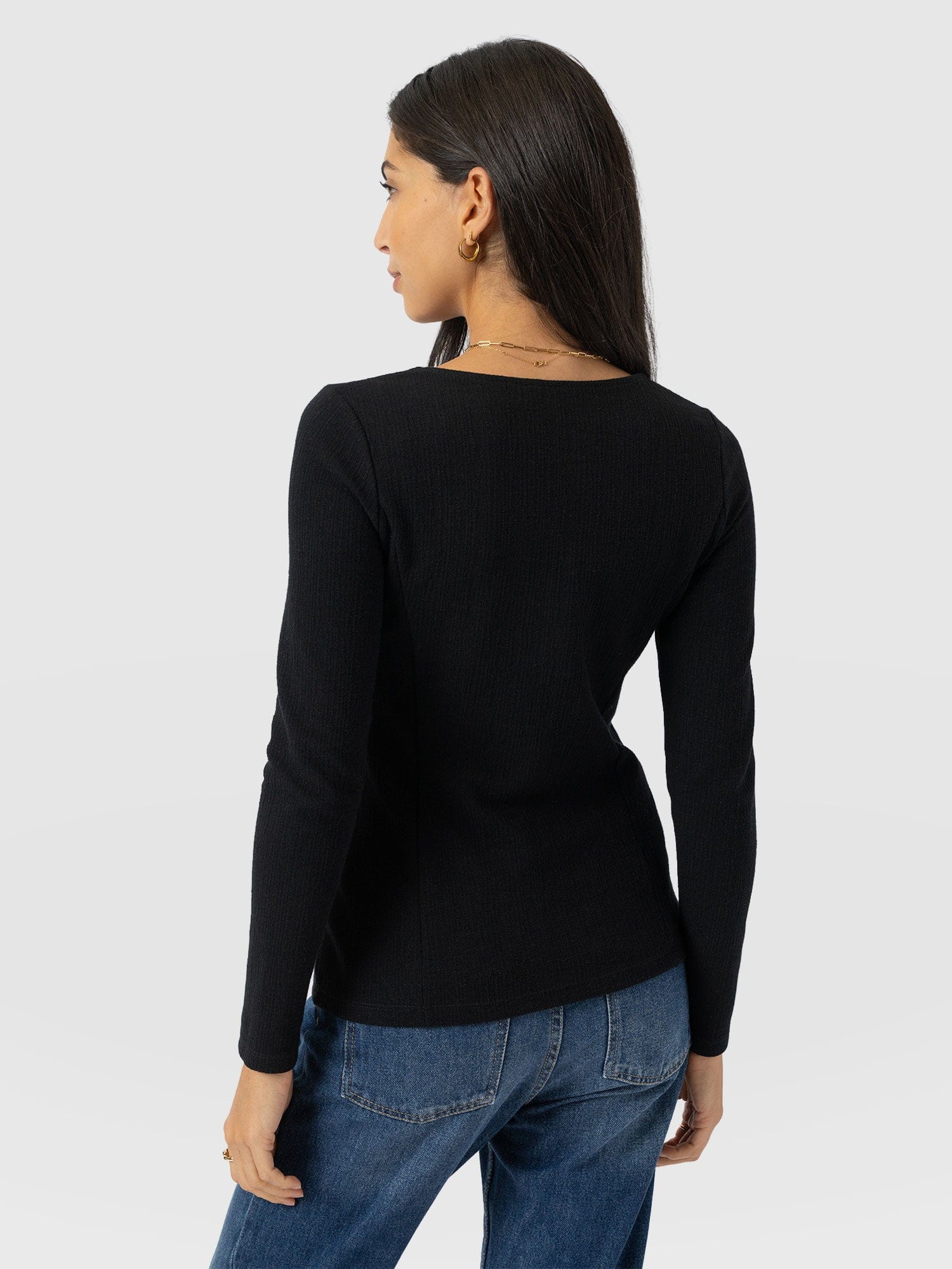 Akia Long Sleeve Tee - Black - Women's T-shirts | Saint + Sofia® USA