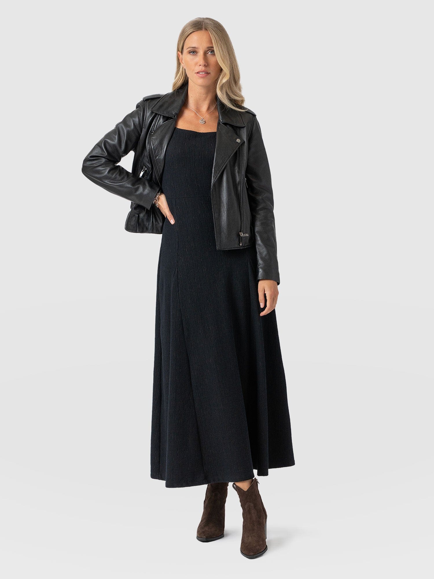 Akia Short Sleeve Dress - Black Textured - Women's Dresss | Saint + Sofia® USA