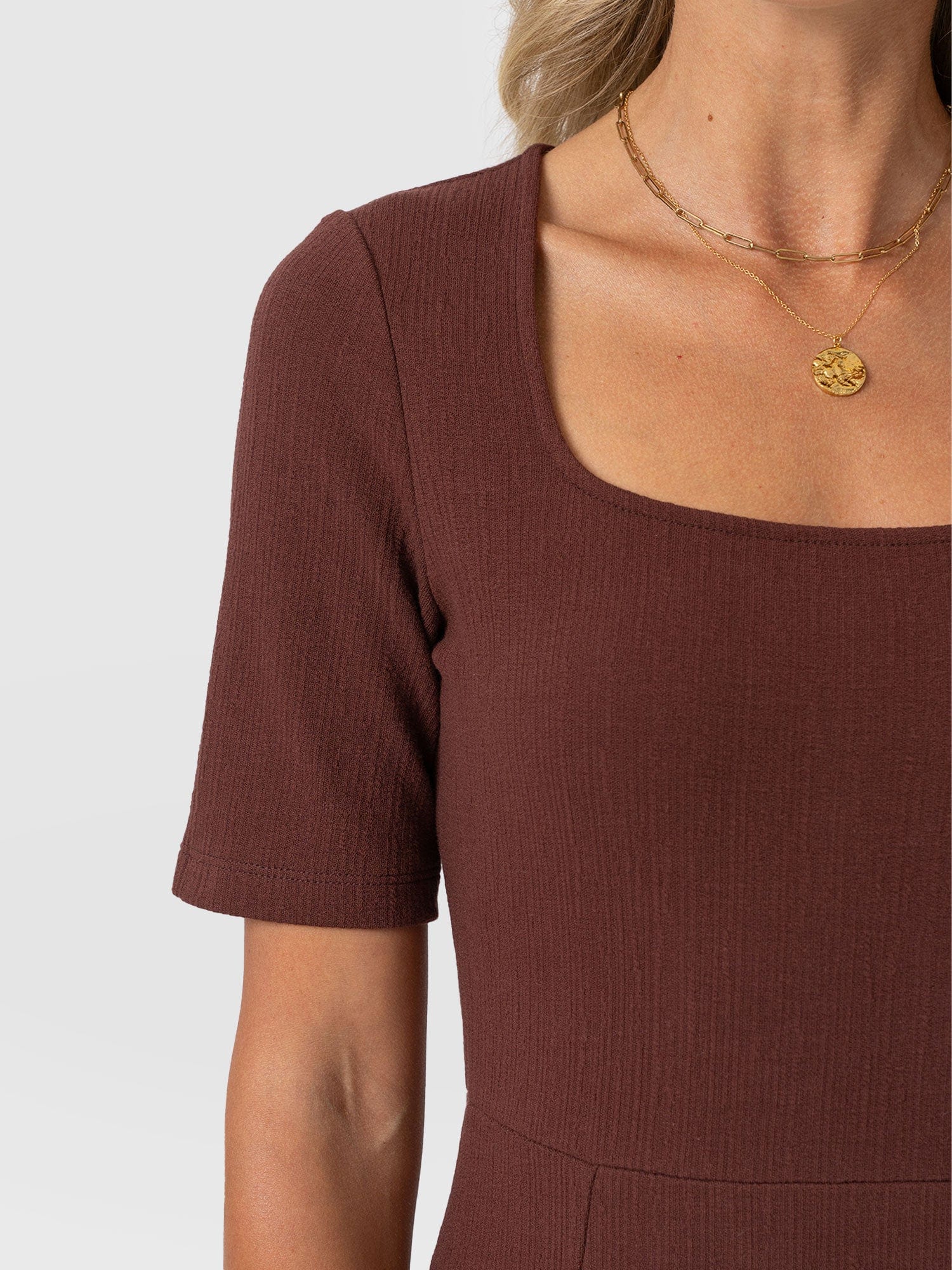 Akia Short Sleeve Dress - Maroon Textured - Women's Dresses | Saint + Sofia® USA