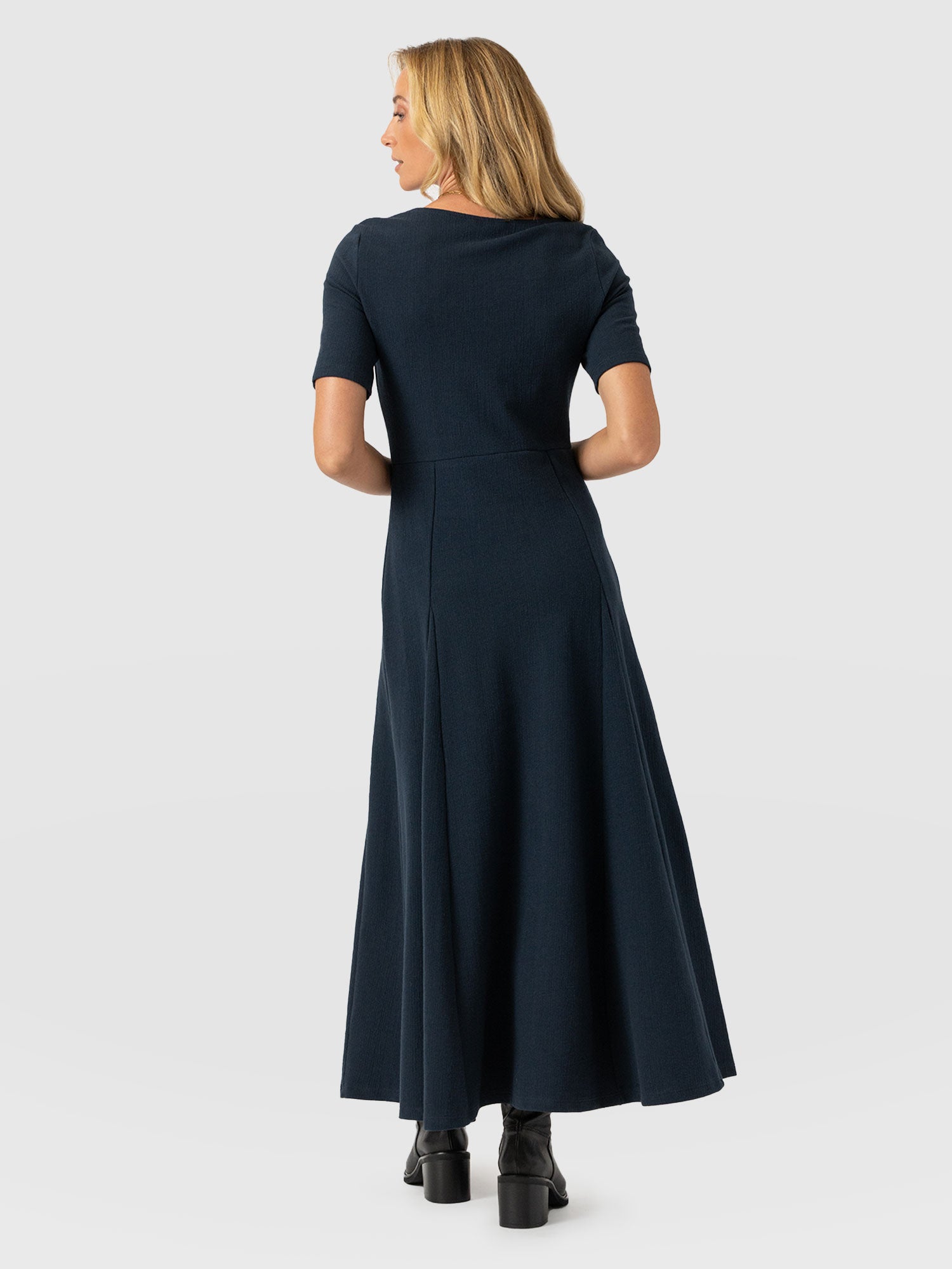 Akia Short Sleeve Dress - Navy Textured - Women's Dresses | Saint + Sofia® USA
