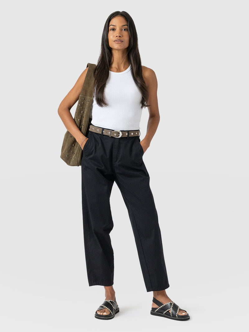 Alma Barrel Leg Chino Black - Women's Pants | Saint + Sofia® US