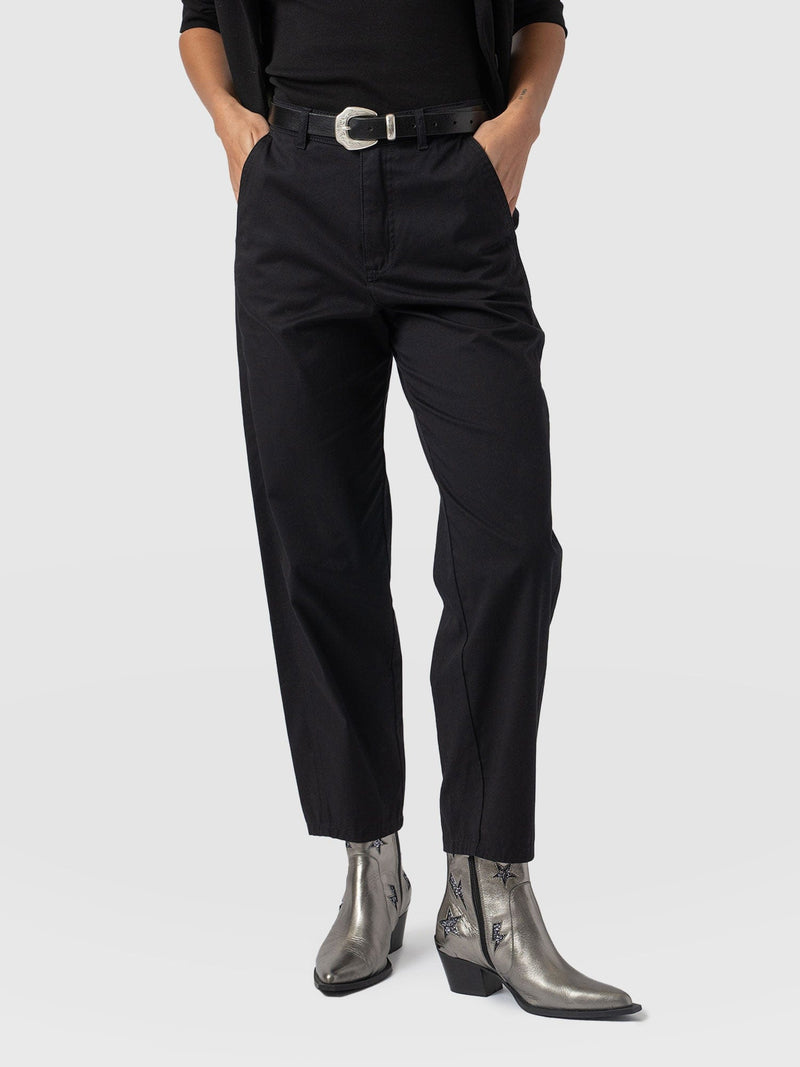 Alma Barrel Leg Chino Black - Women's Pants | Saint + Sofia® US