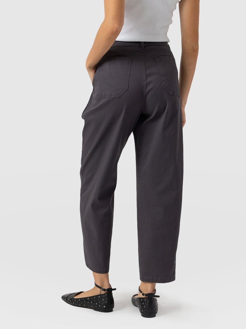 Alma Barrel Leg Chino Charcoal - Women's Pants | Saint + Sofia® USA