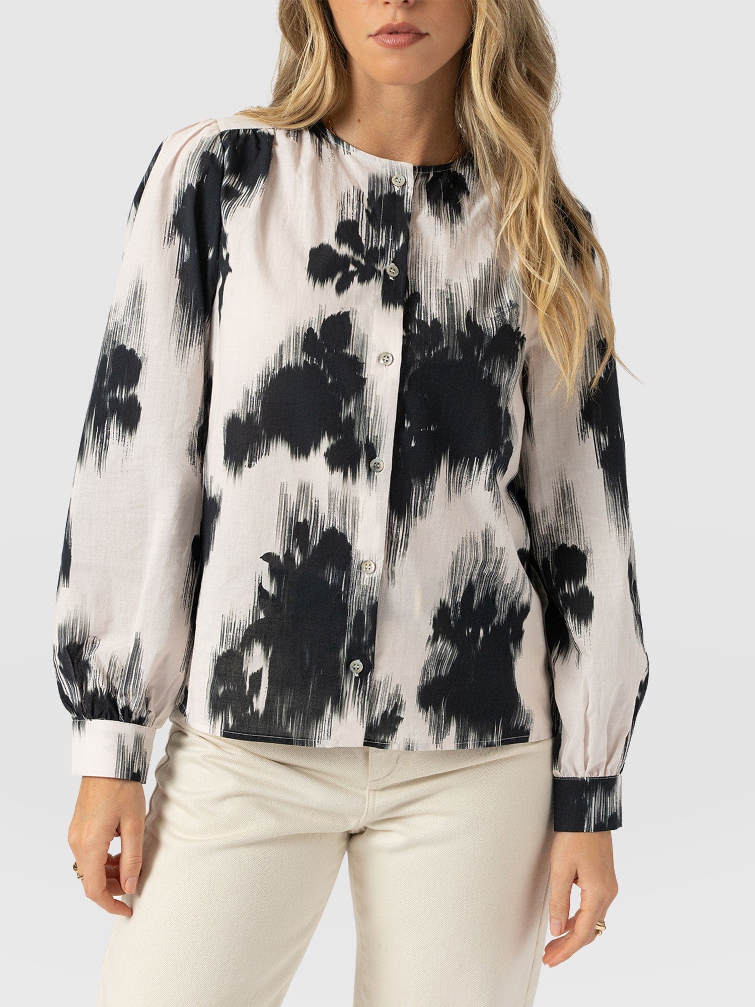 Amelie Blouse - White Fade Floral - Women's Blouses | Saint + Sofia® USA