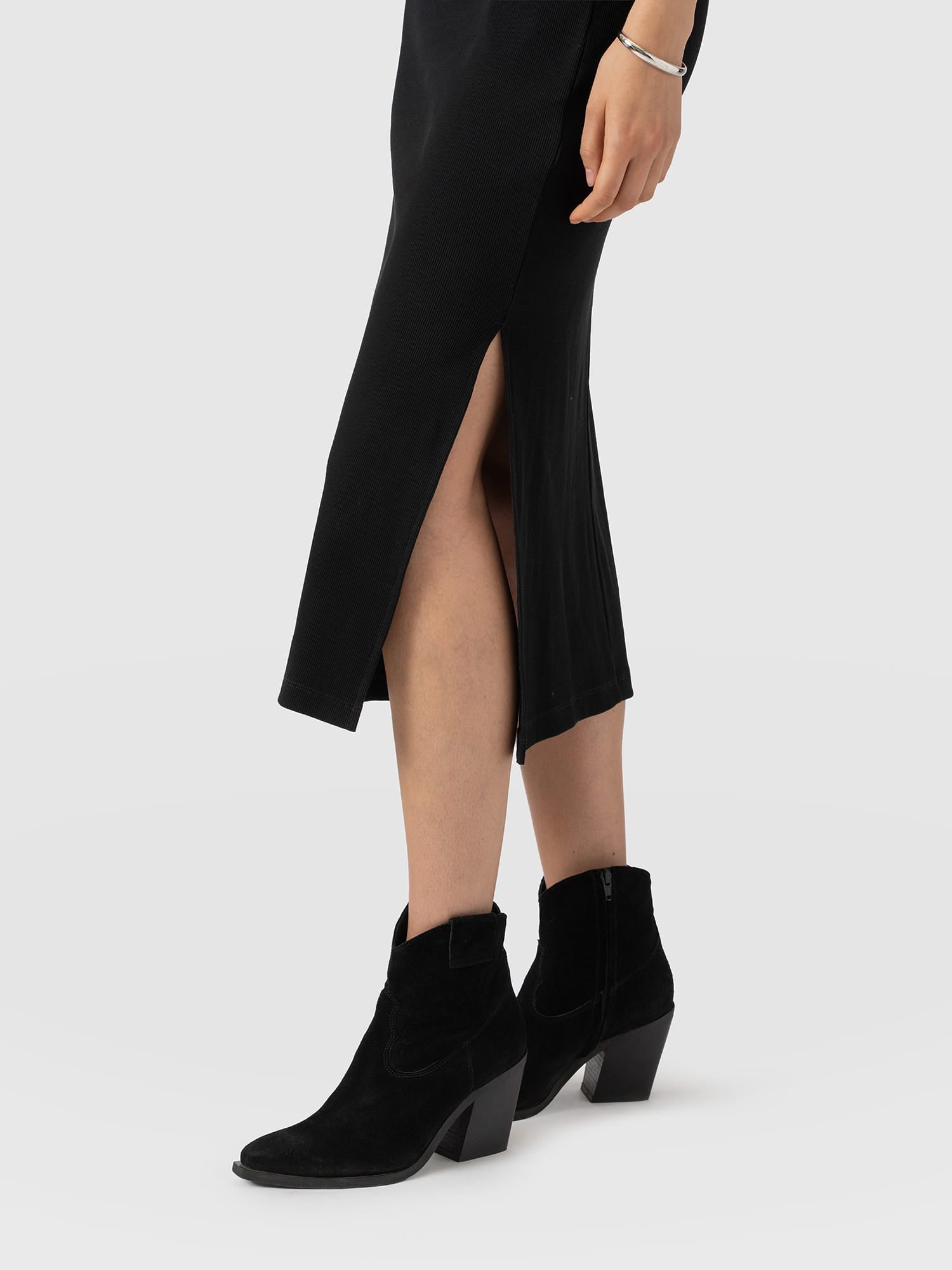 Andie V Neck Dress - Black Lace - Women's Dresses | Saint and Sofia® USA