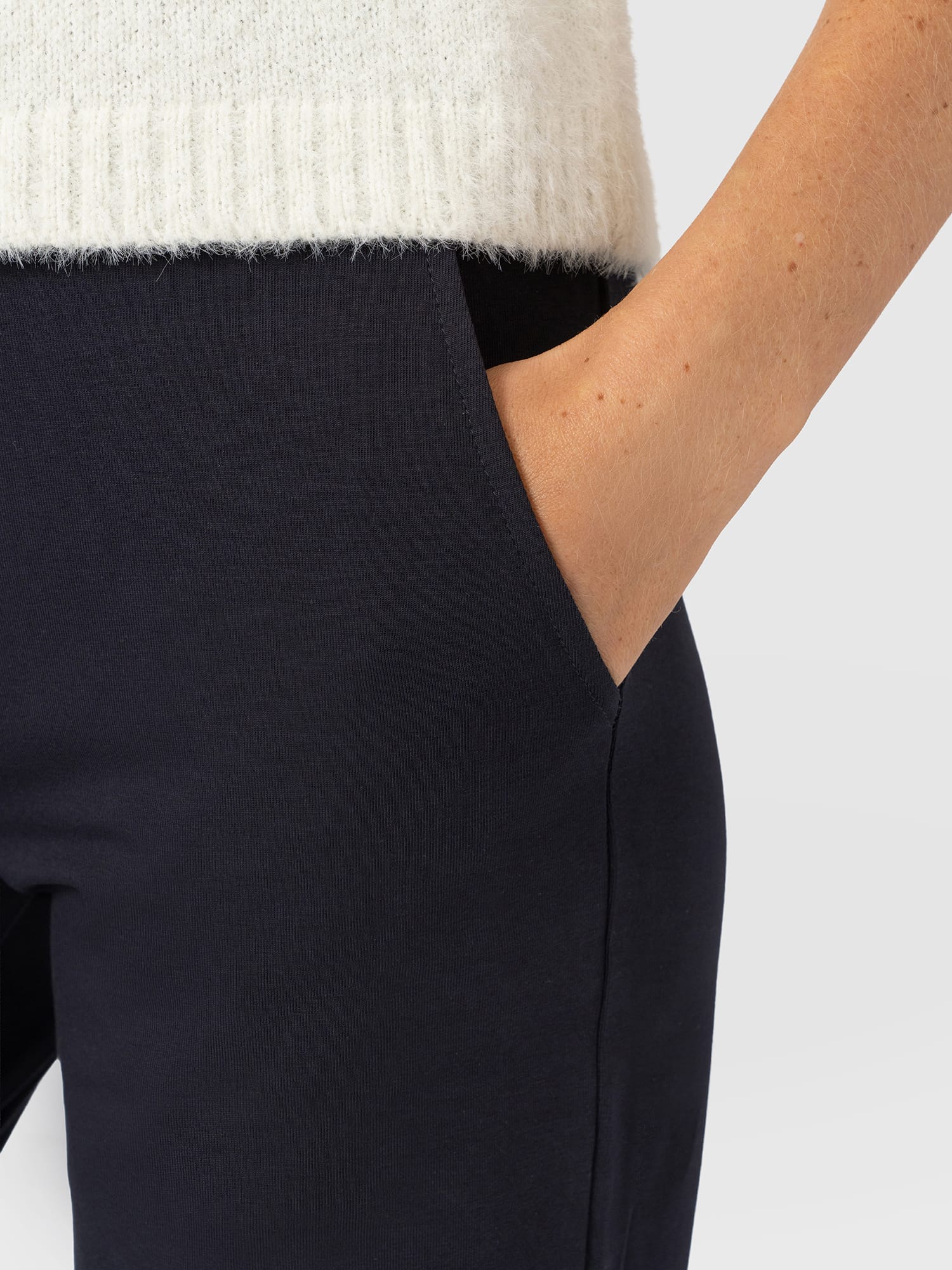 Apartment Pant Navy - Women's Pants | Saint and Sofia® USA
