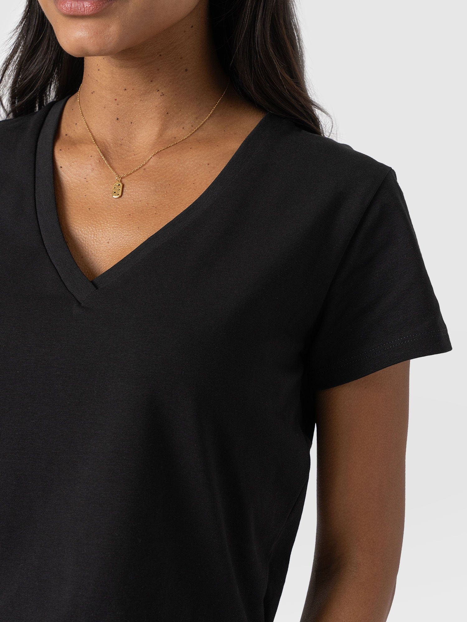 Apartment Tee Black - Women's T-Shirts | Saint + Sofia® USA