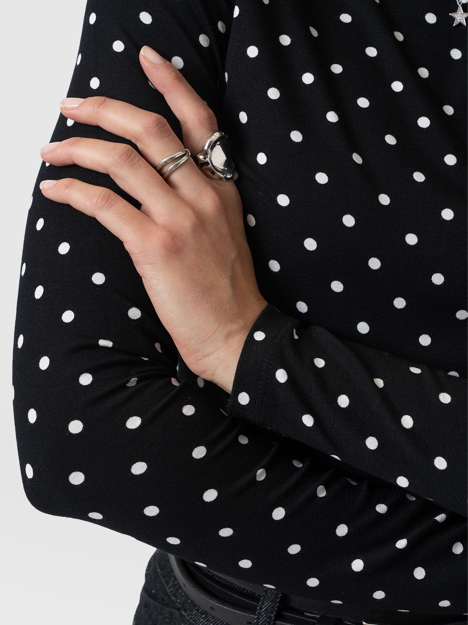 Austen Boat Neck Long Sleeve Tee - Black Polka Dot - Women's T-shirts | Saint + Sofia® USA