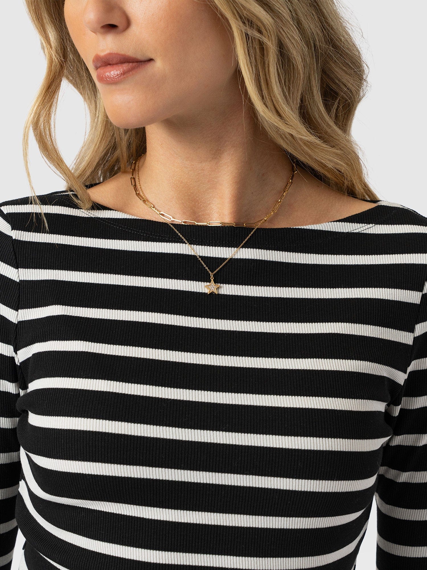 Austen Boat Neck Long Sleeve Tee - Black & White Stripe - Women's T-shirts | Saint + Sofia® USA